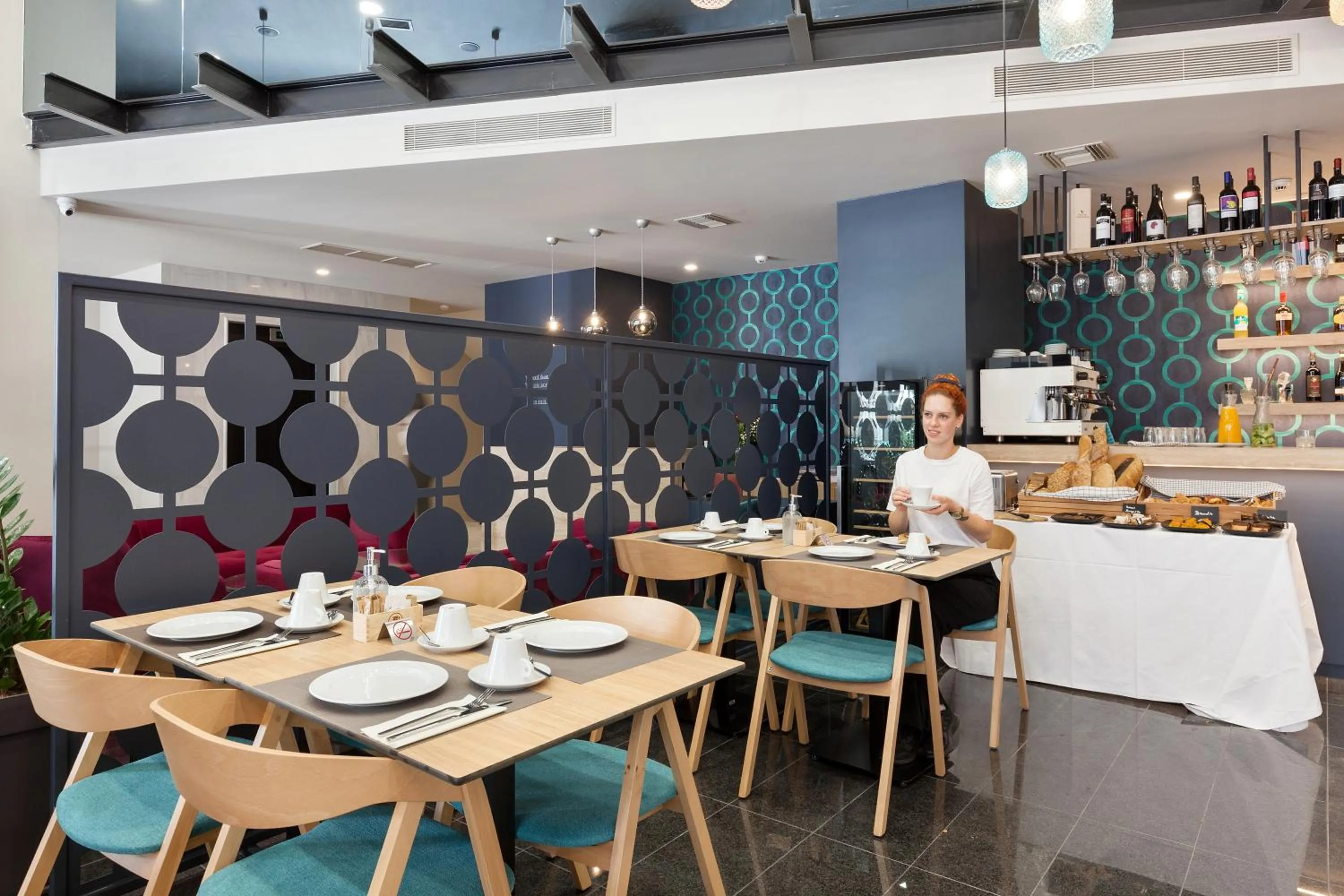 Restaurant/places to eat in Trendy Hotel by Athens Prime Hotels
