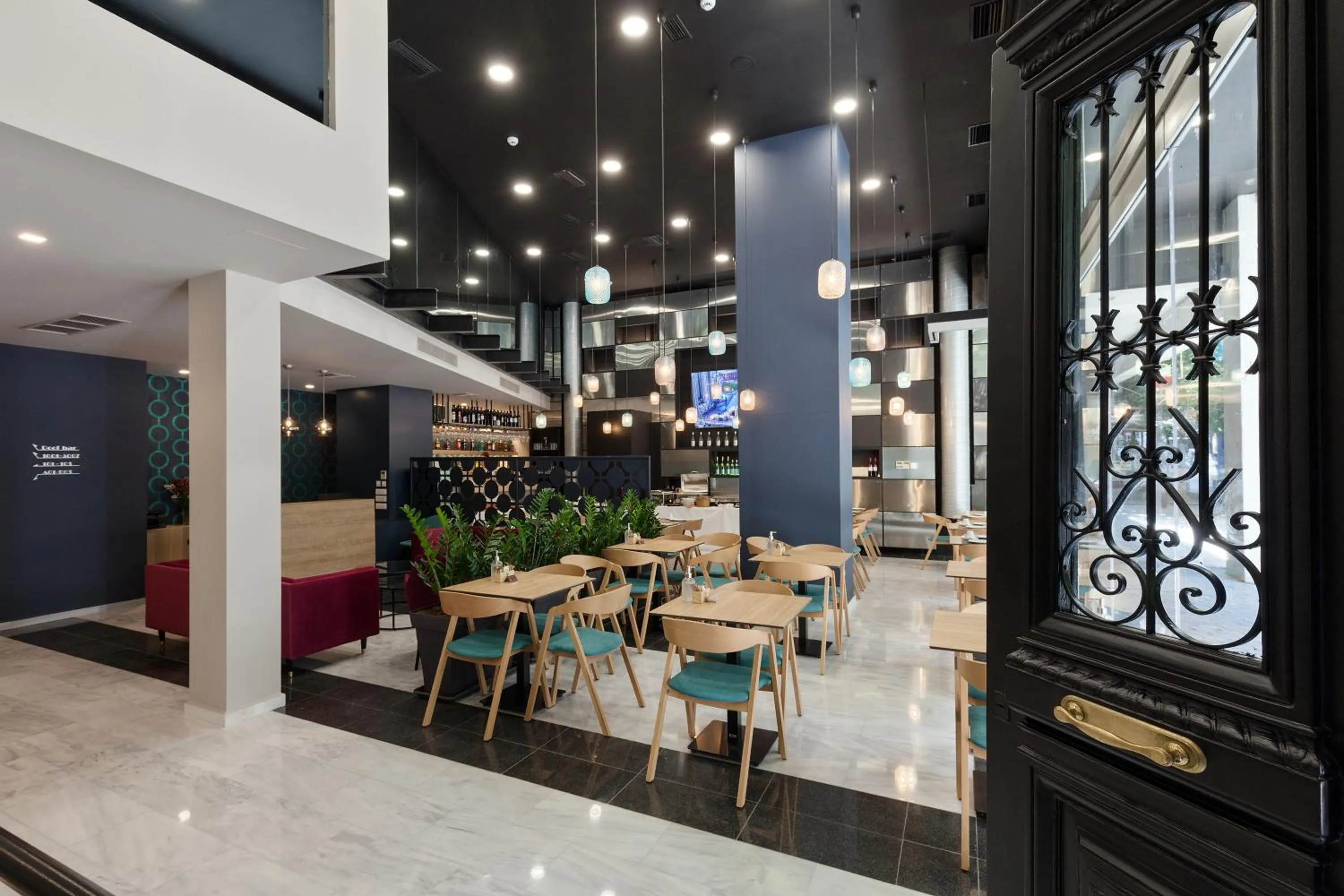 Restaurant/places to eat in Trendy Hotel by Athens Prime Hotels