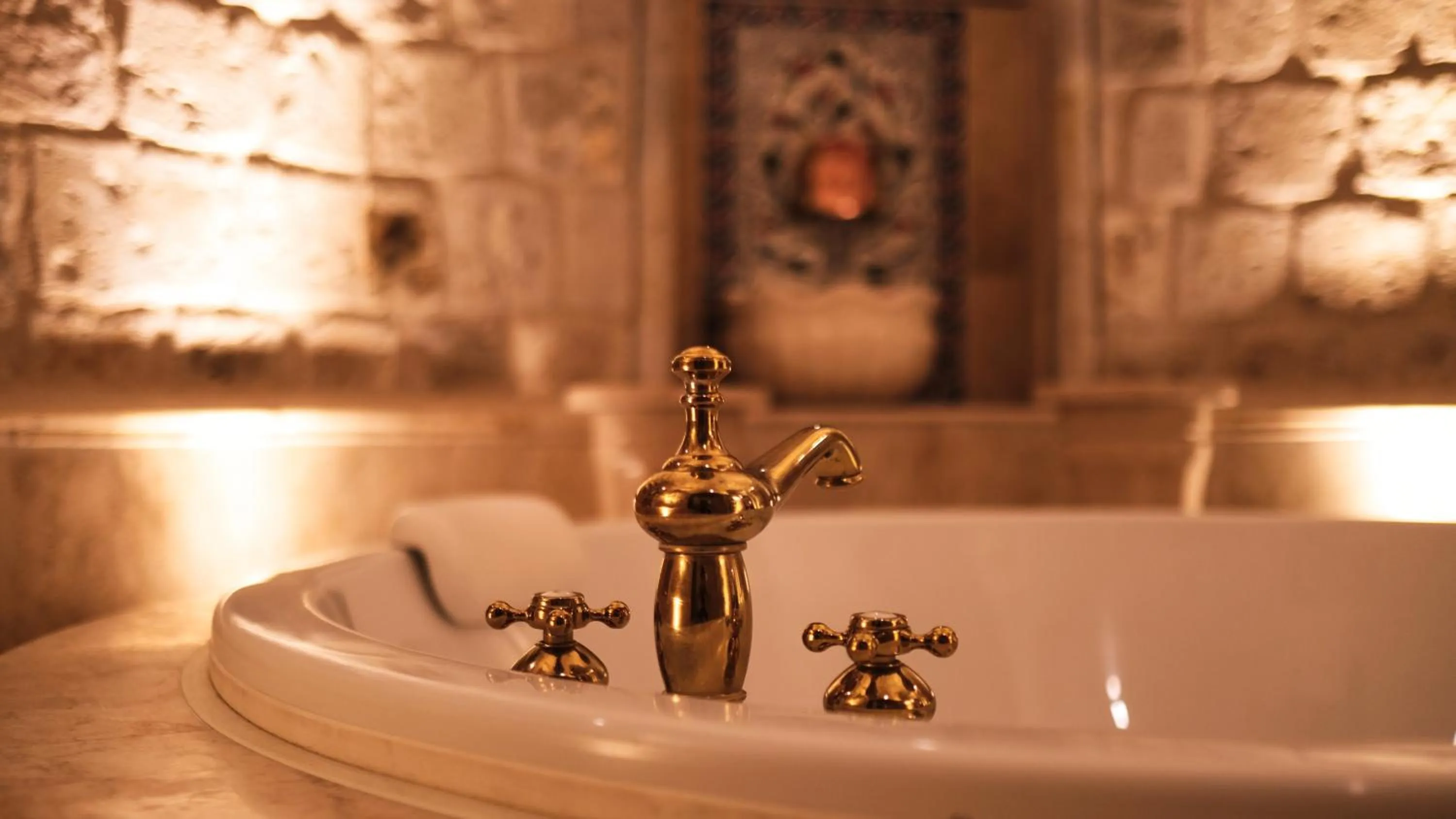 Hot Tub in Şah Saray Cave Suites Halal Hotel