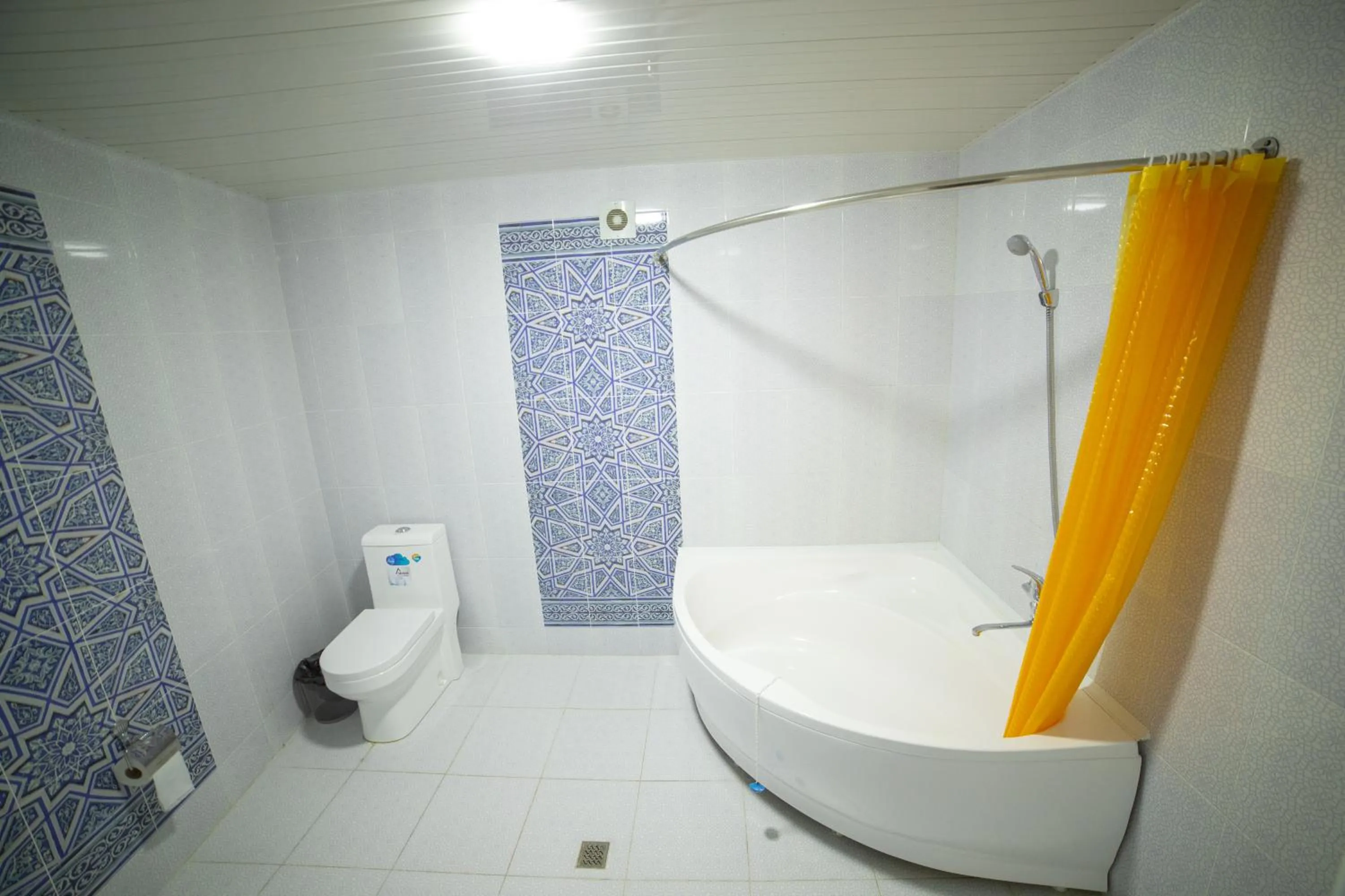 Shower in Sultanat Hotel