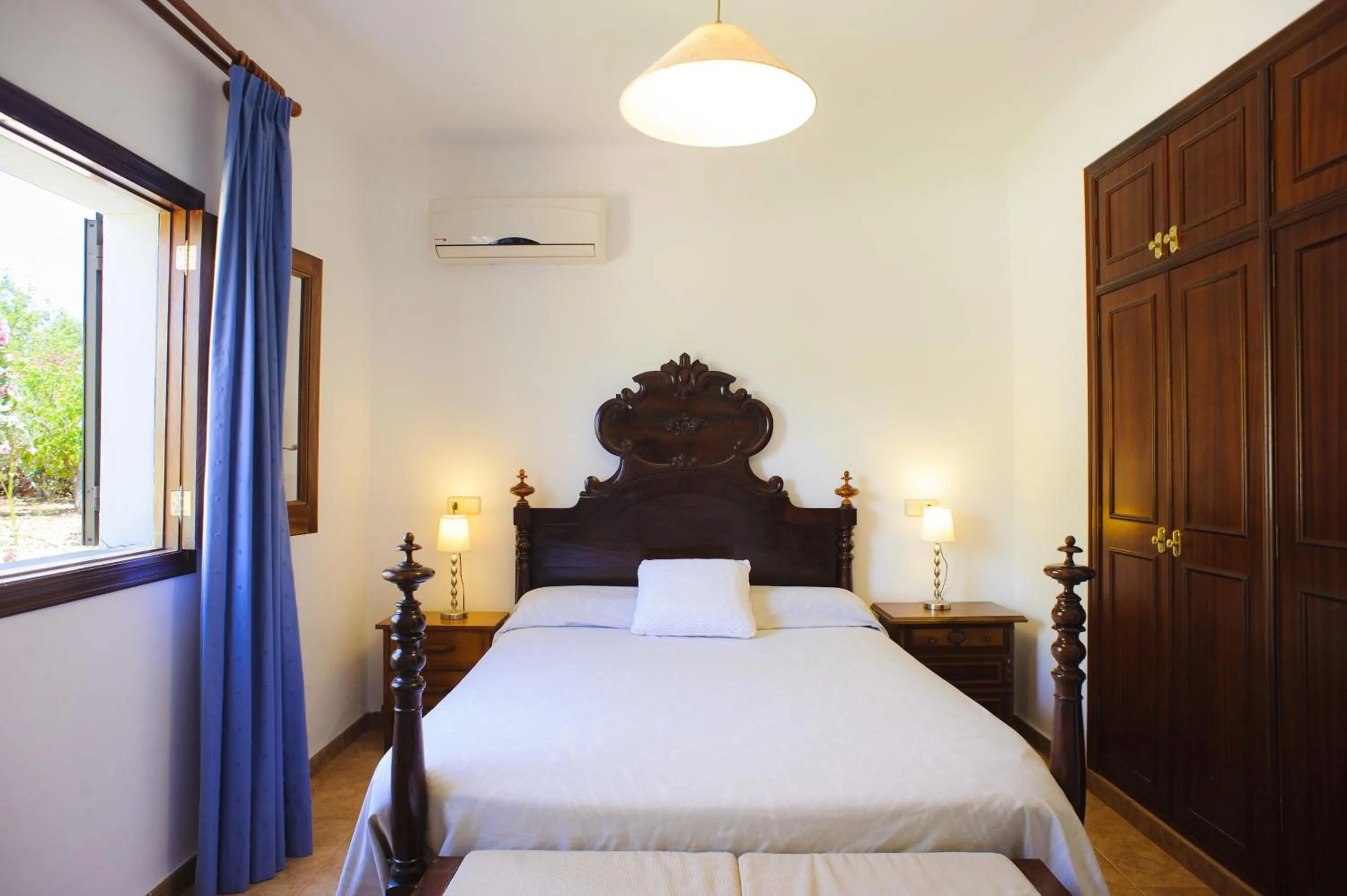 Bedroom, Bed in Finca Miquel Tomas
