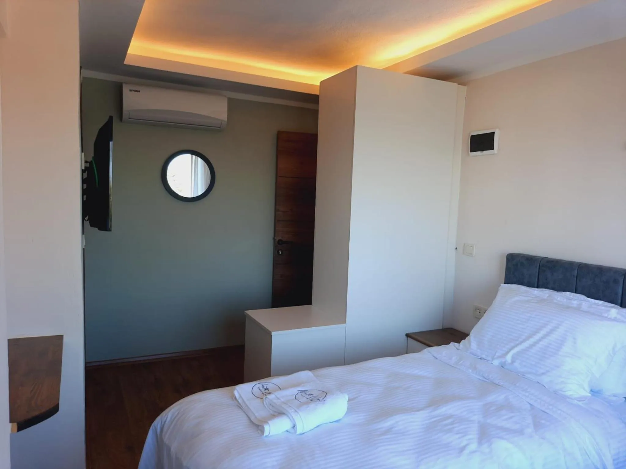 room service in NORTH WIND HOTELS - Karaburun