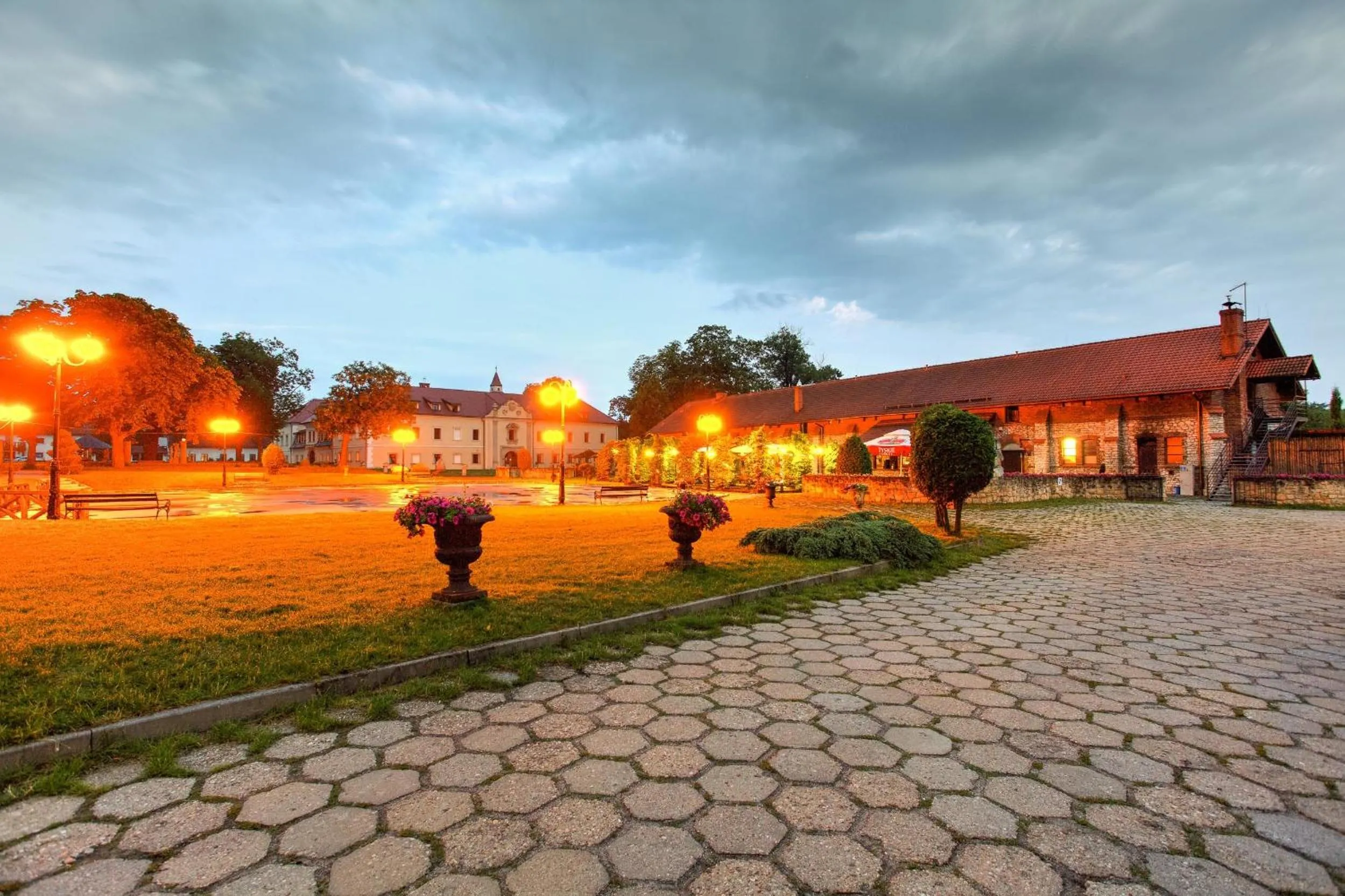 Restaurant/places to eat in Hotel na Podzamczu