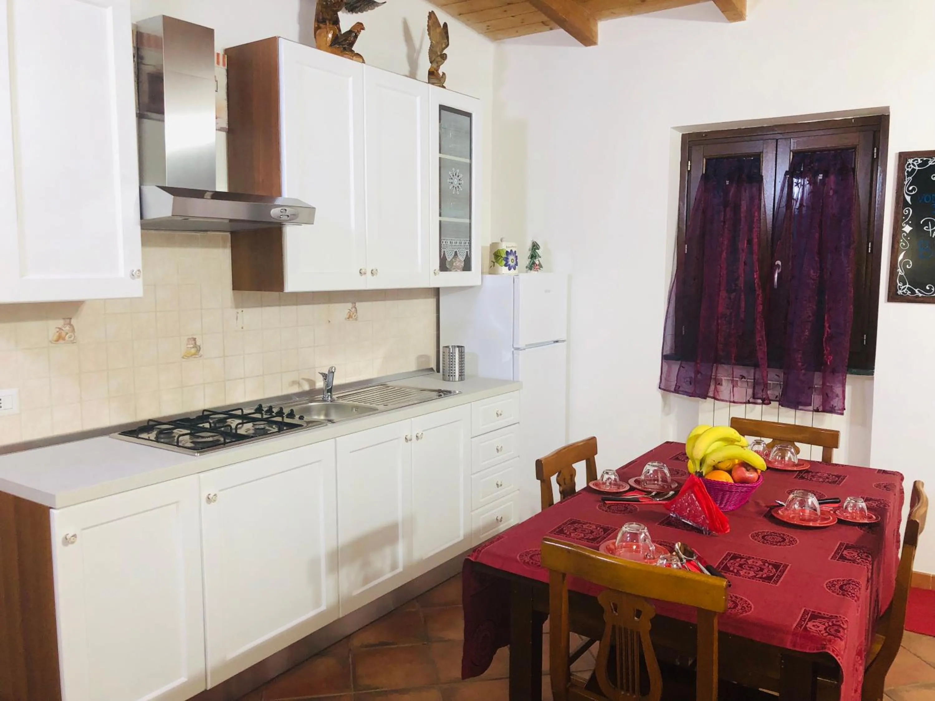 Kitchen or kitchenette in Aquila Di Mare