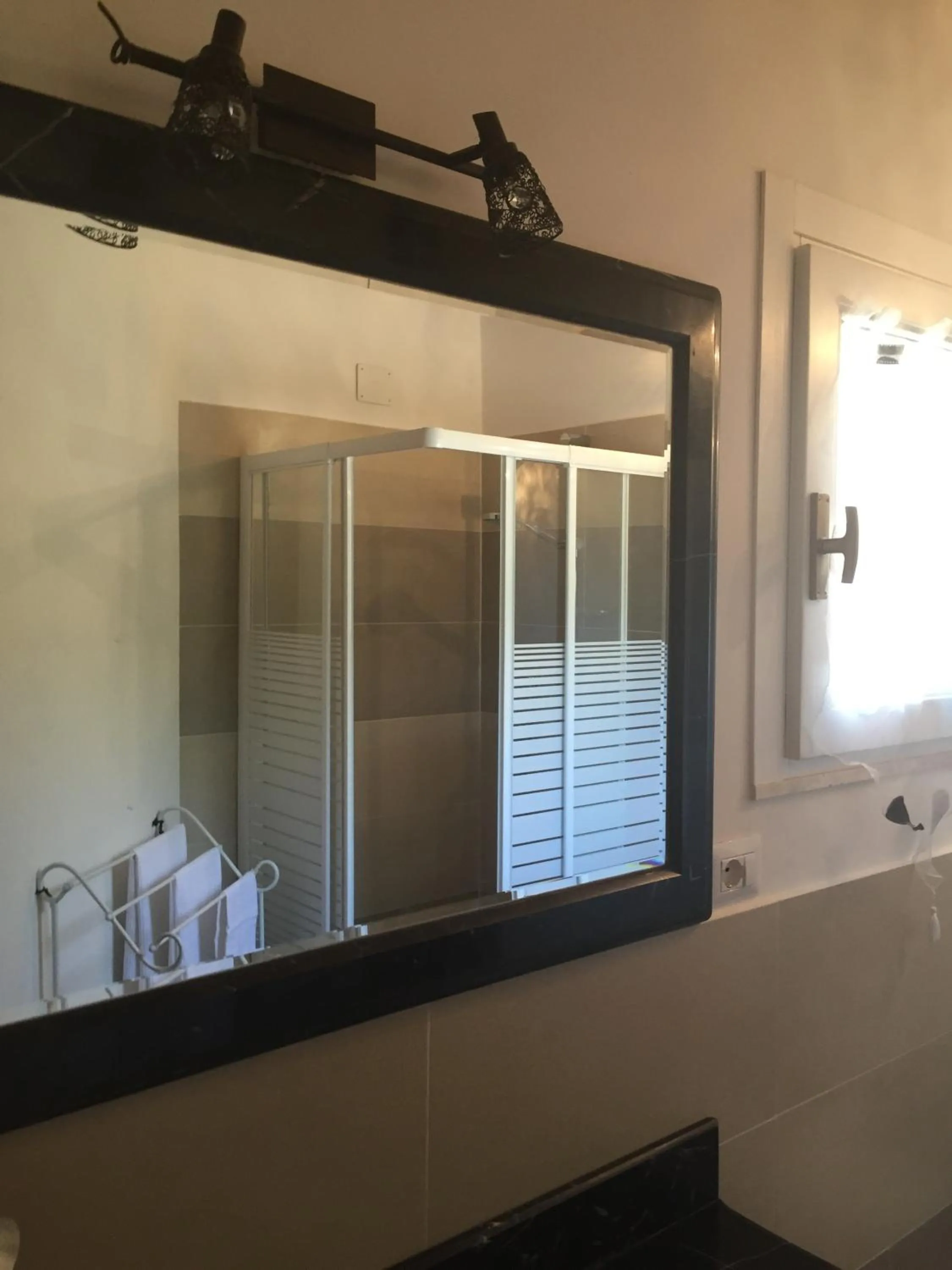 Shower in Aquila Di Mare