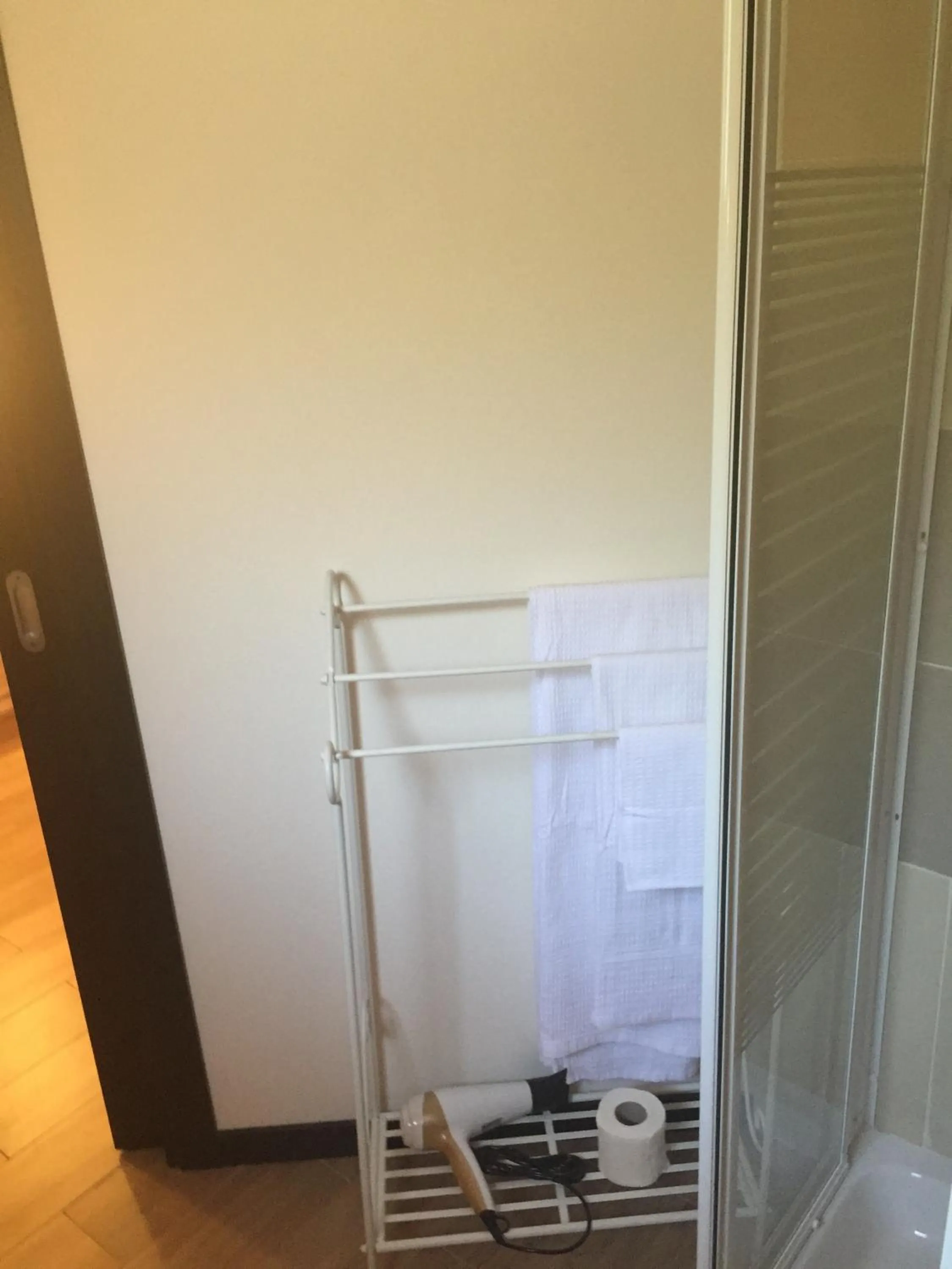 Bathroom in Aquila Di Mare