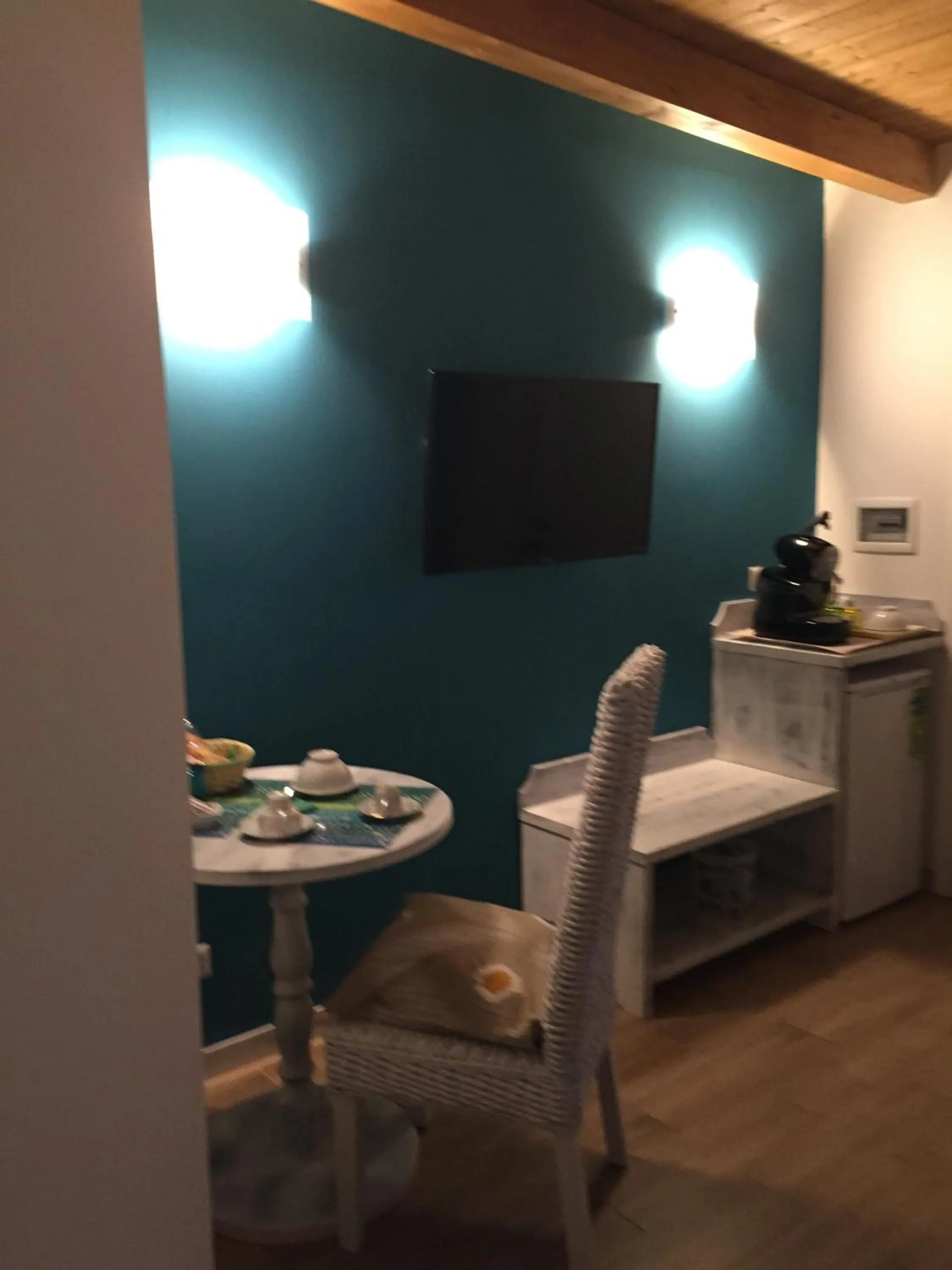 Food and drinks in Aquila Di Mare