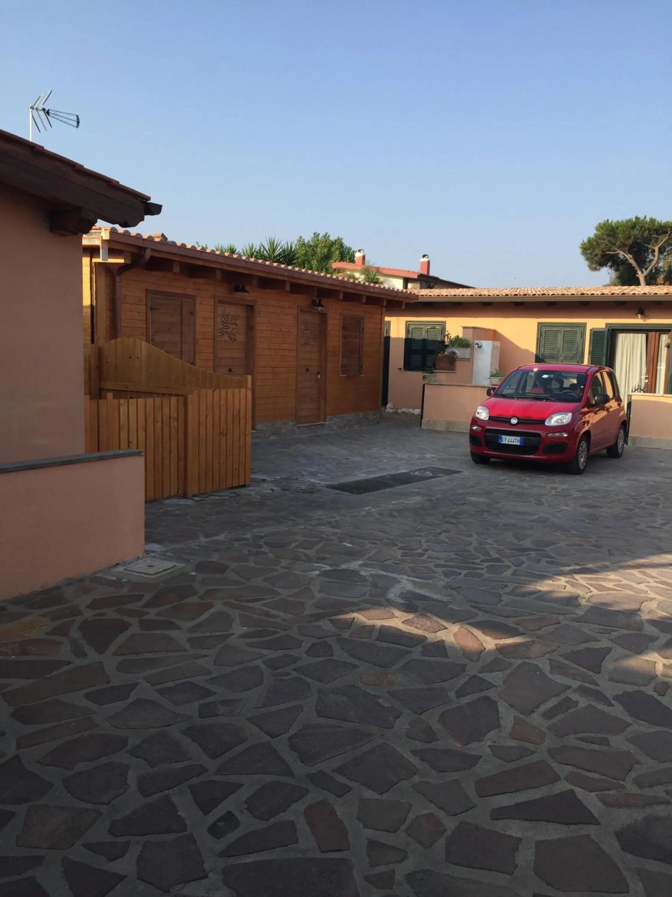 Facade/entrance in Aquila Di Mare