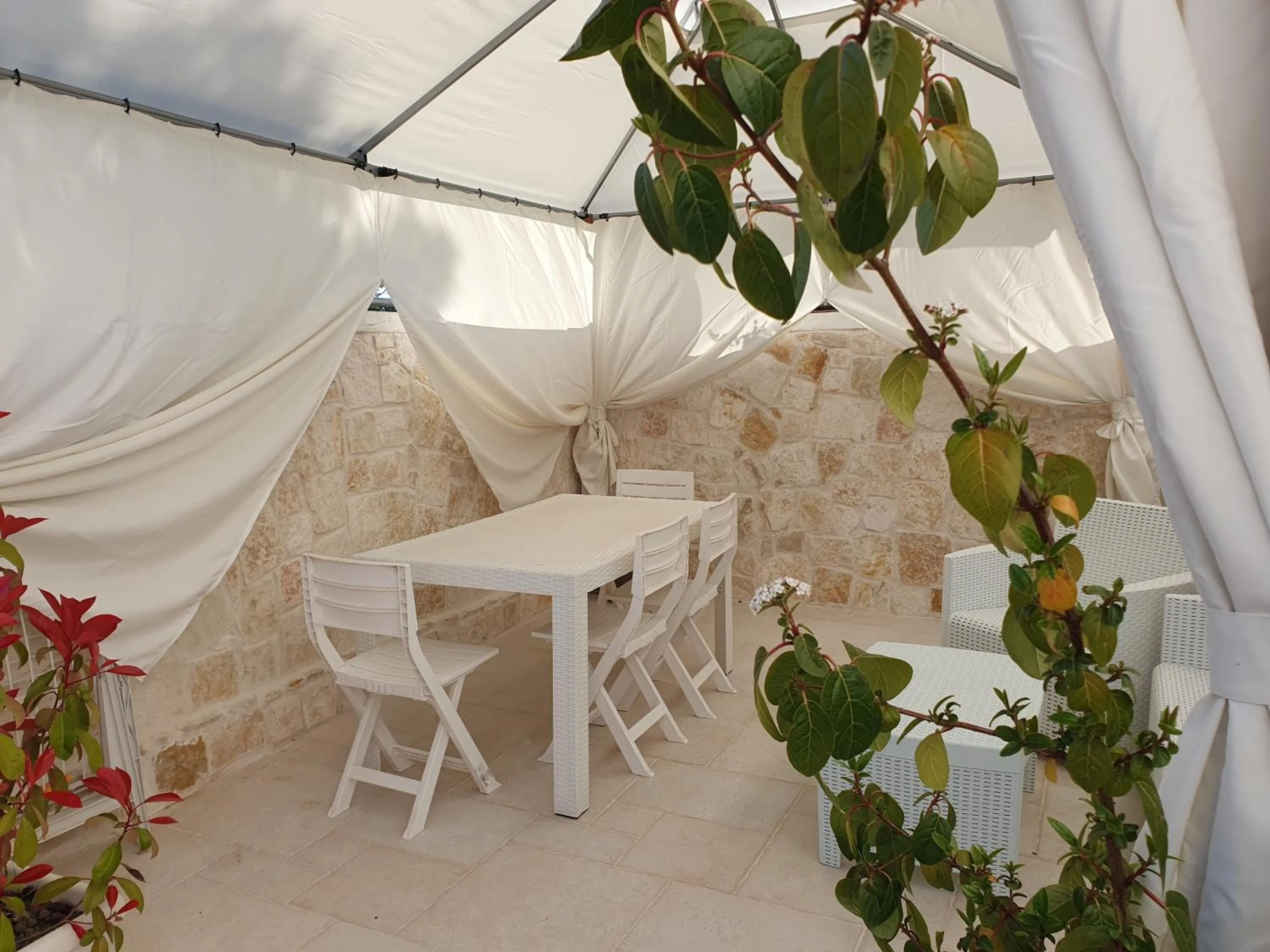 Patio in Mamapulia Home