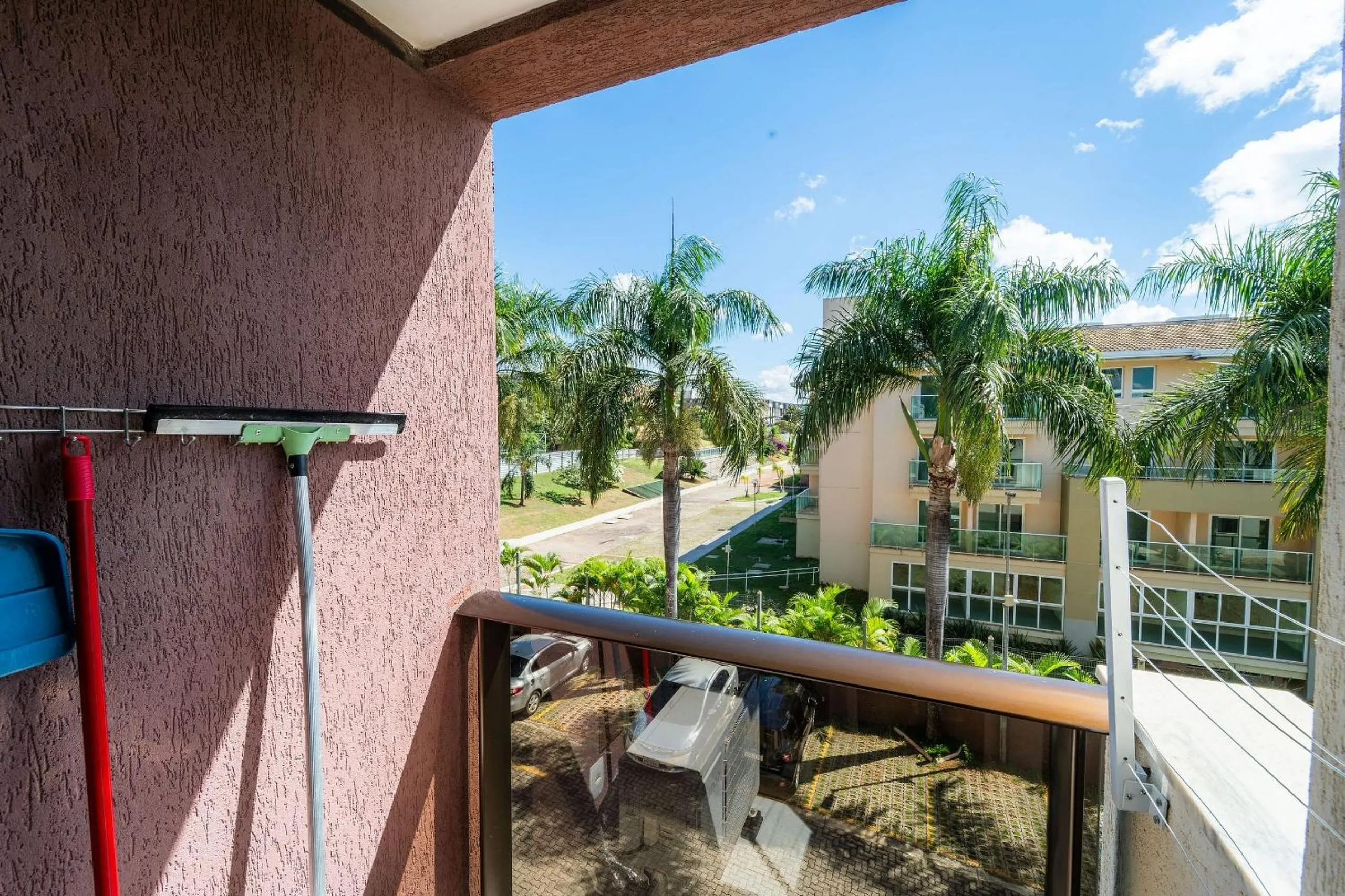 Life Resort beira lago próx a esplanada