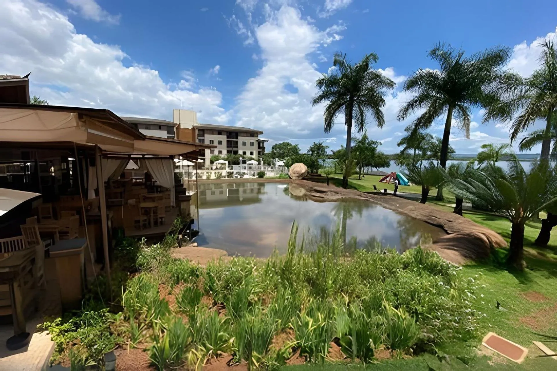 Garden in Life Resort beira lago próx a esplanada