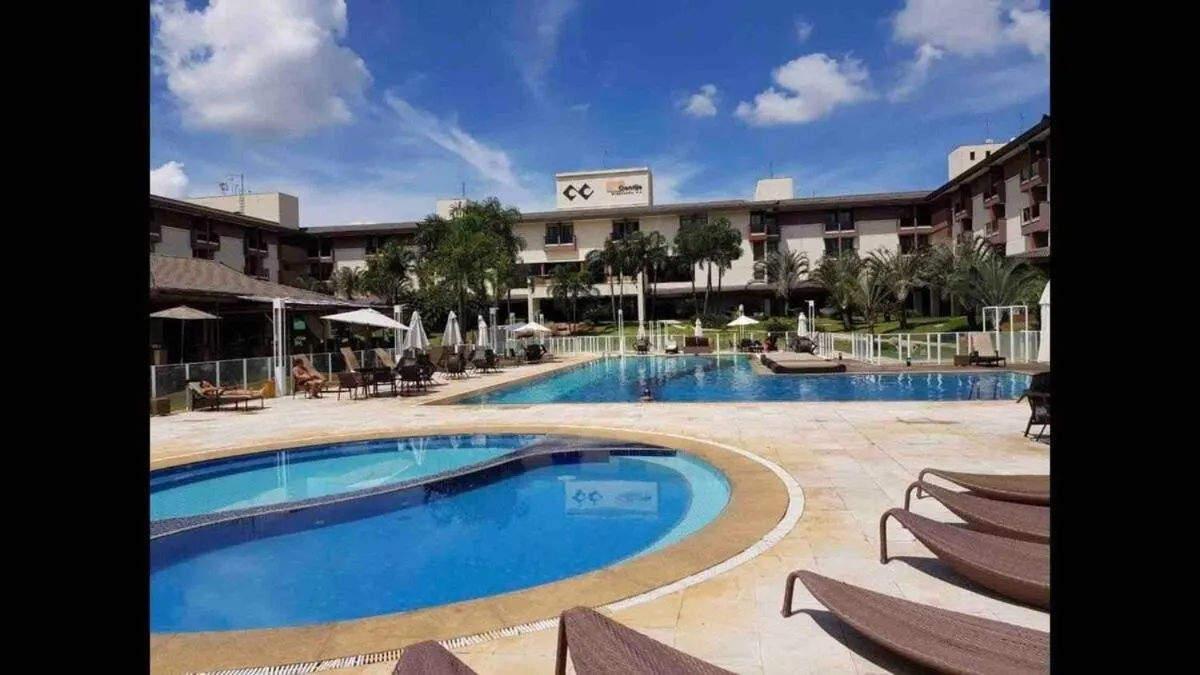 Swimming pool in Life Resort beira lago próx a esplanada