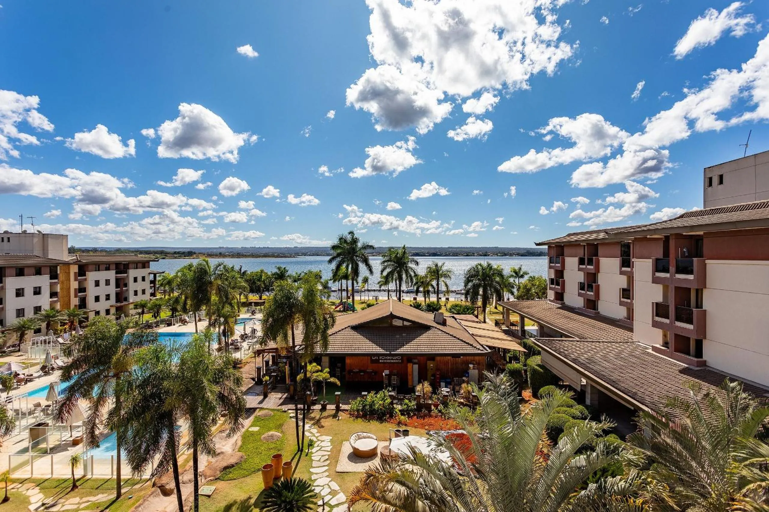 Lake view in Life Resort beira lago próx a esplanada