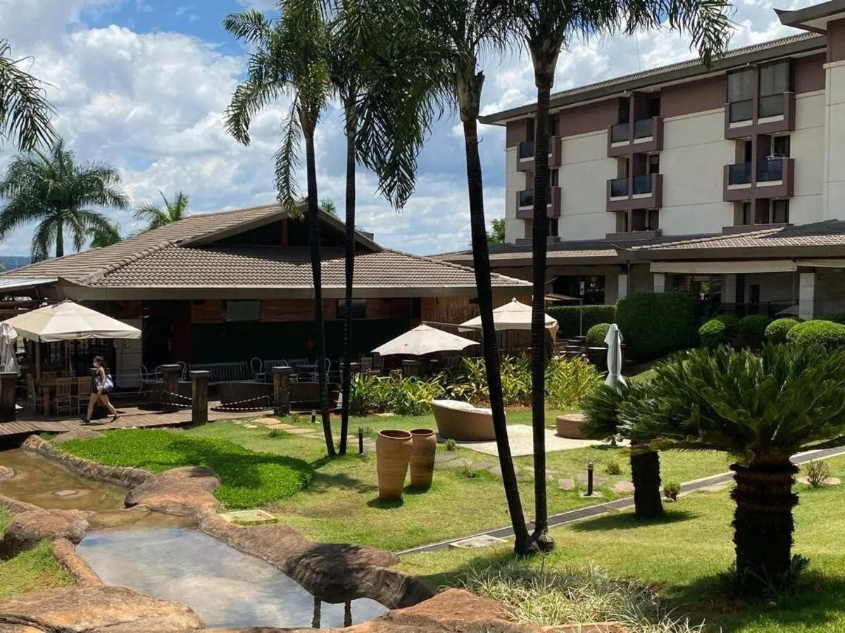 Restaurant/places to eat in Life Resort beira lago próx a esplanada