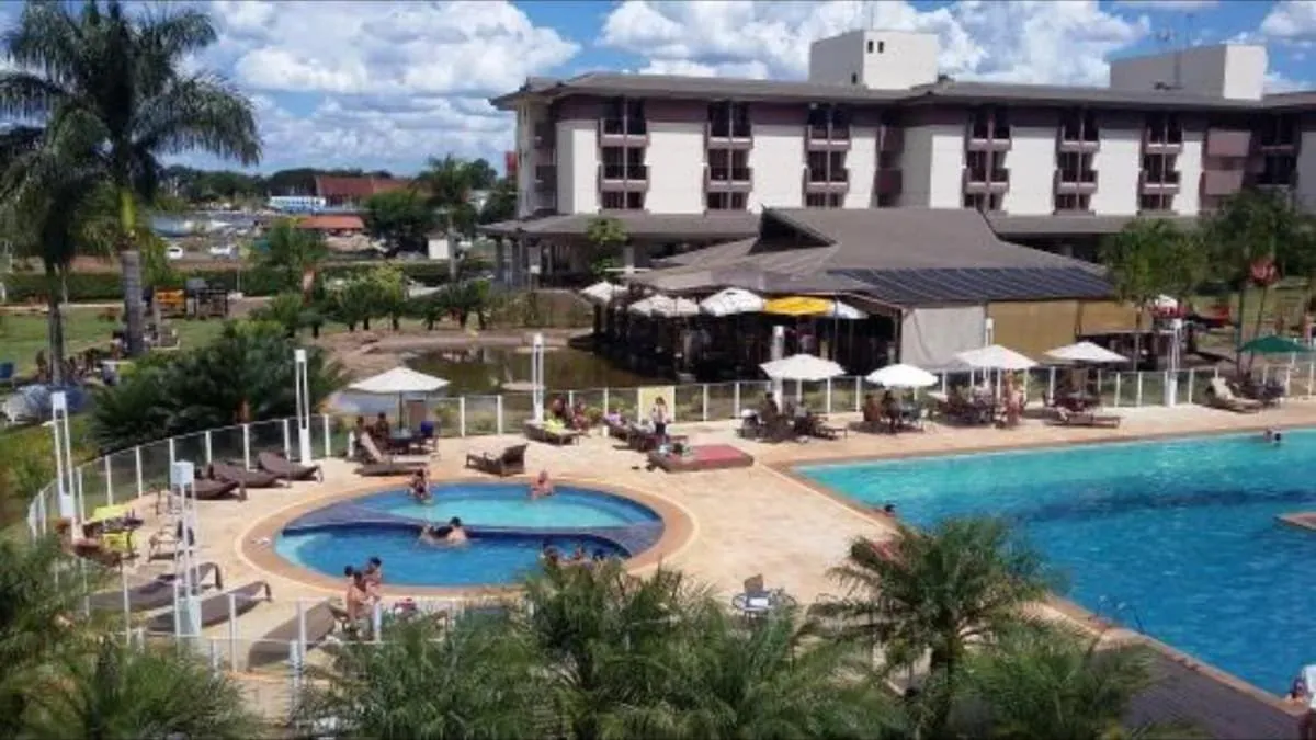 Swimming pool in Life Resort beira lago próx a esplanada
