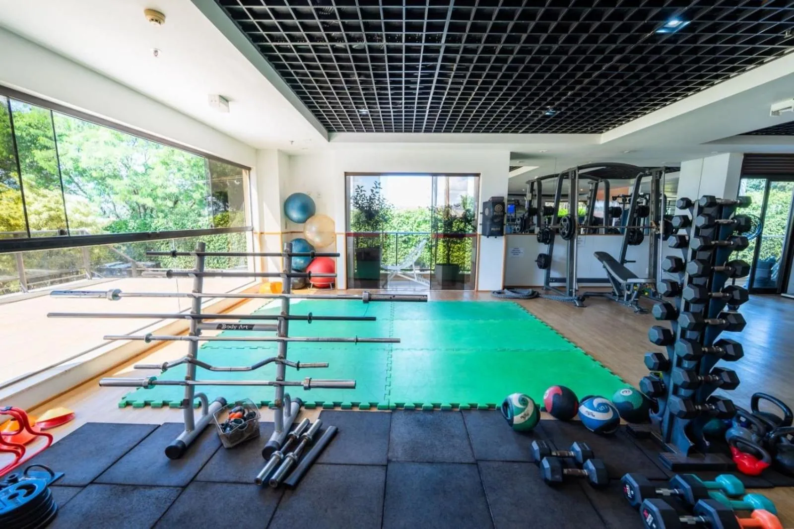 Life Resort beira lago próx a esplanada