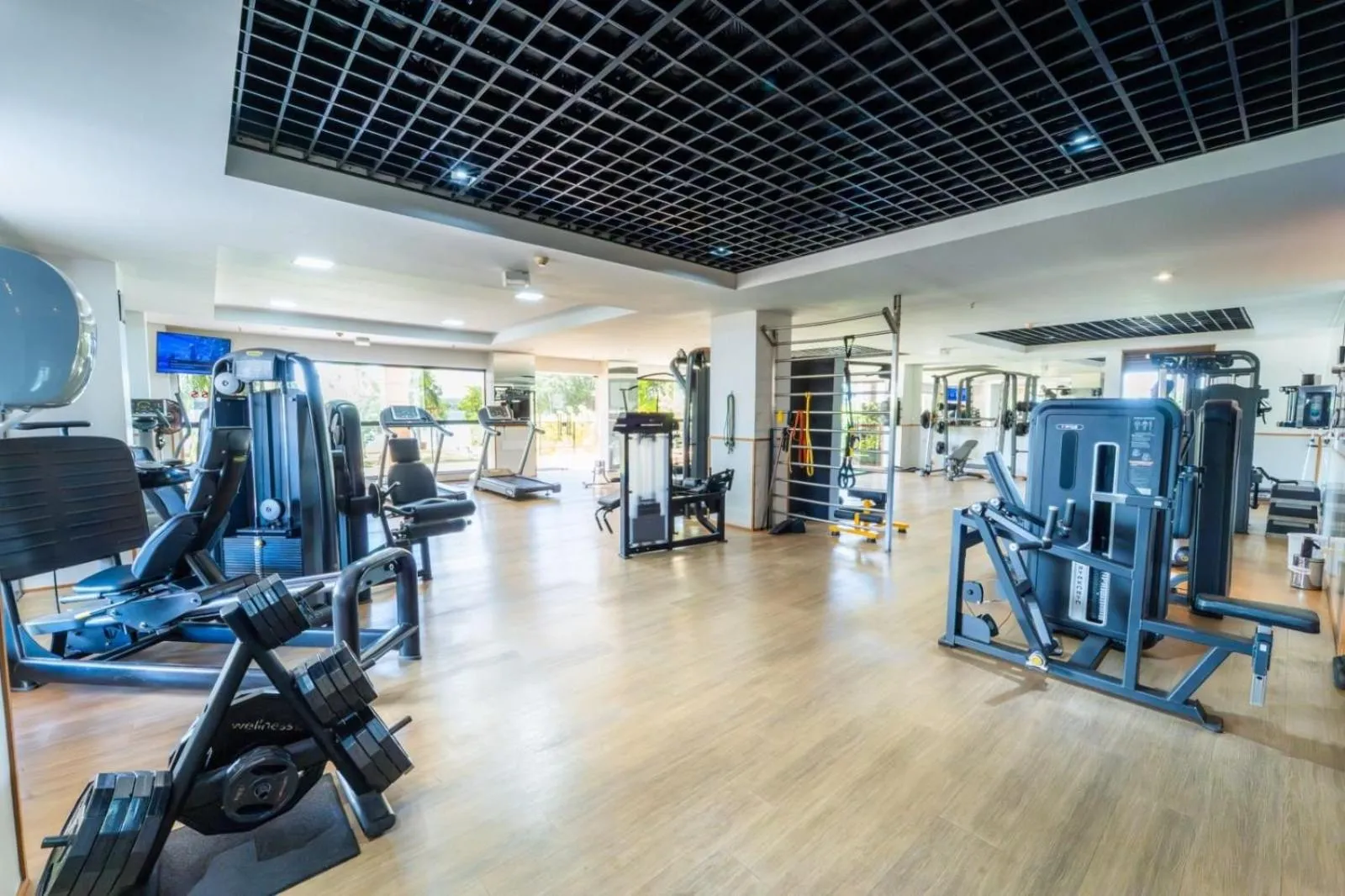Life Resort beira lago próx a esplanada