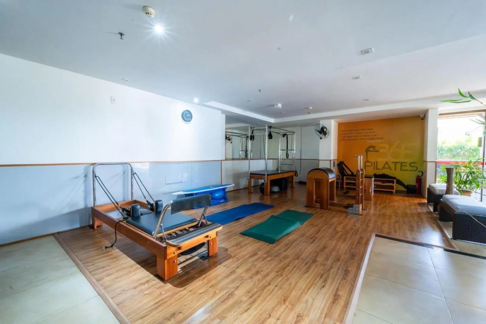 Life Resort beira lago próx a esplanada