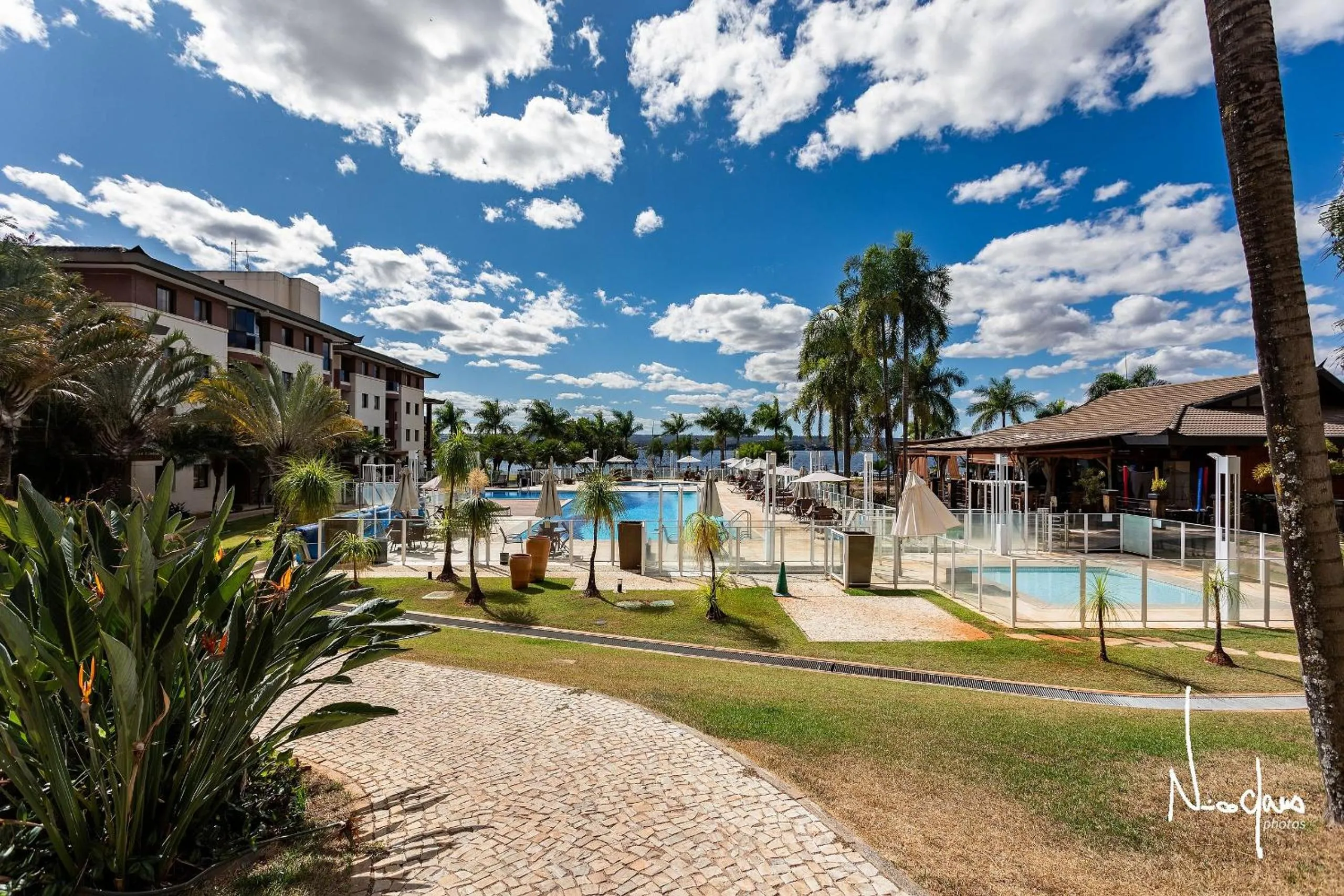 Swimming pool in Life Resort beira lago próx a esplanada