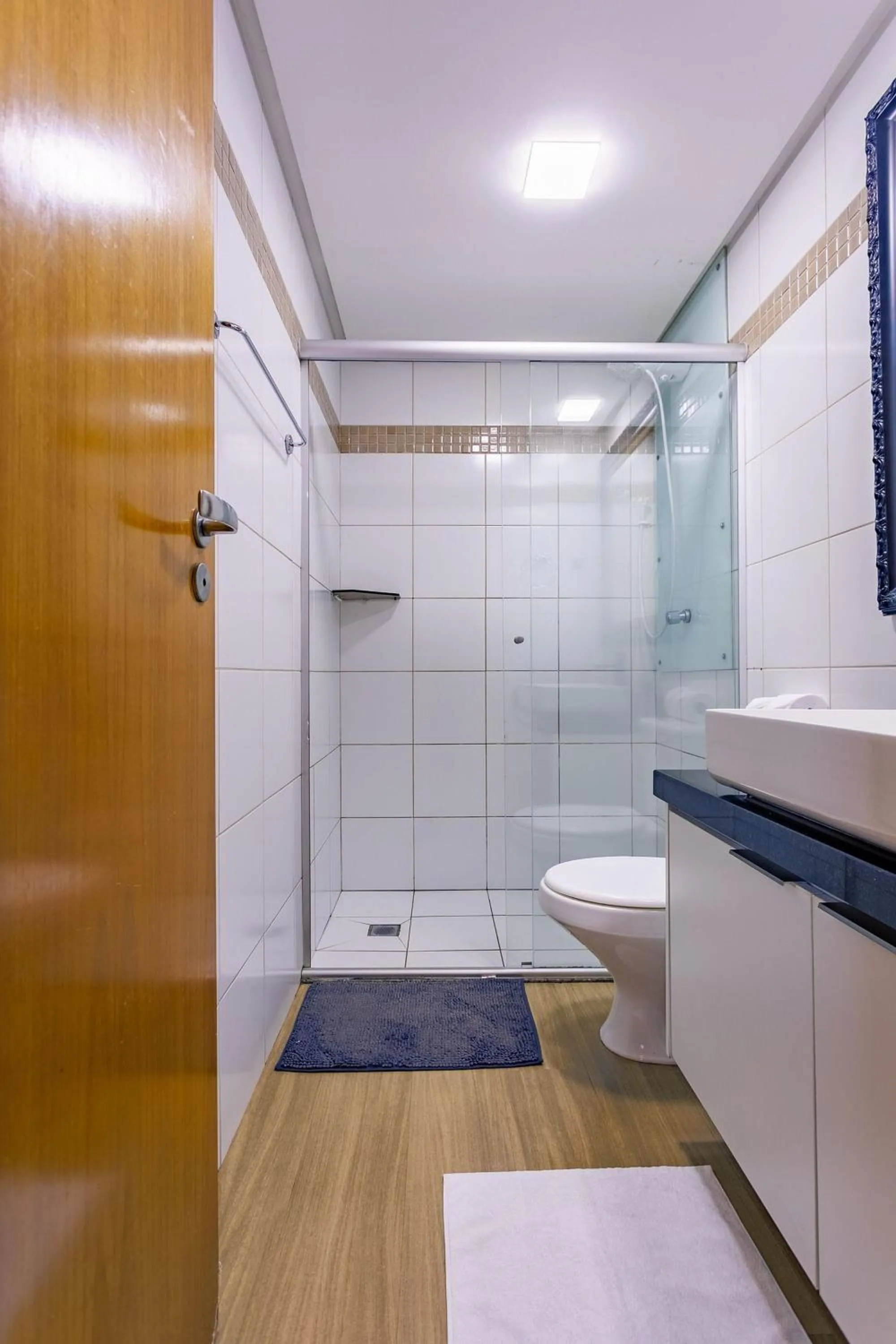 Toilet in Life Resort beira lago próx a esplanada