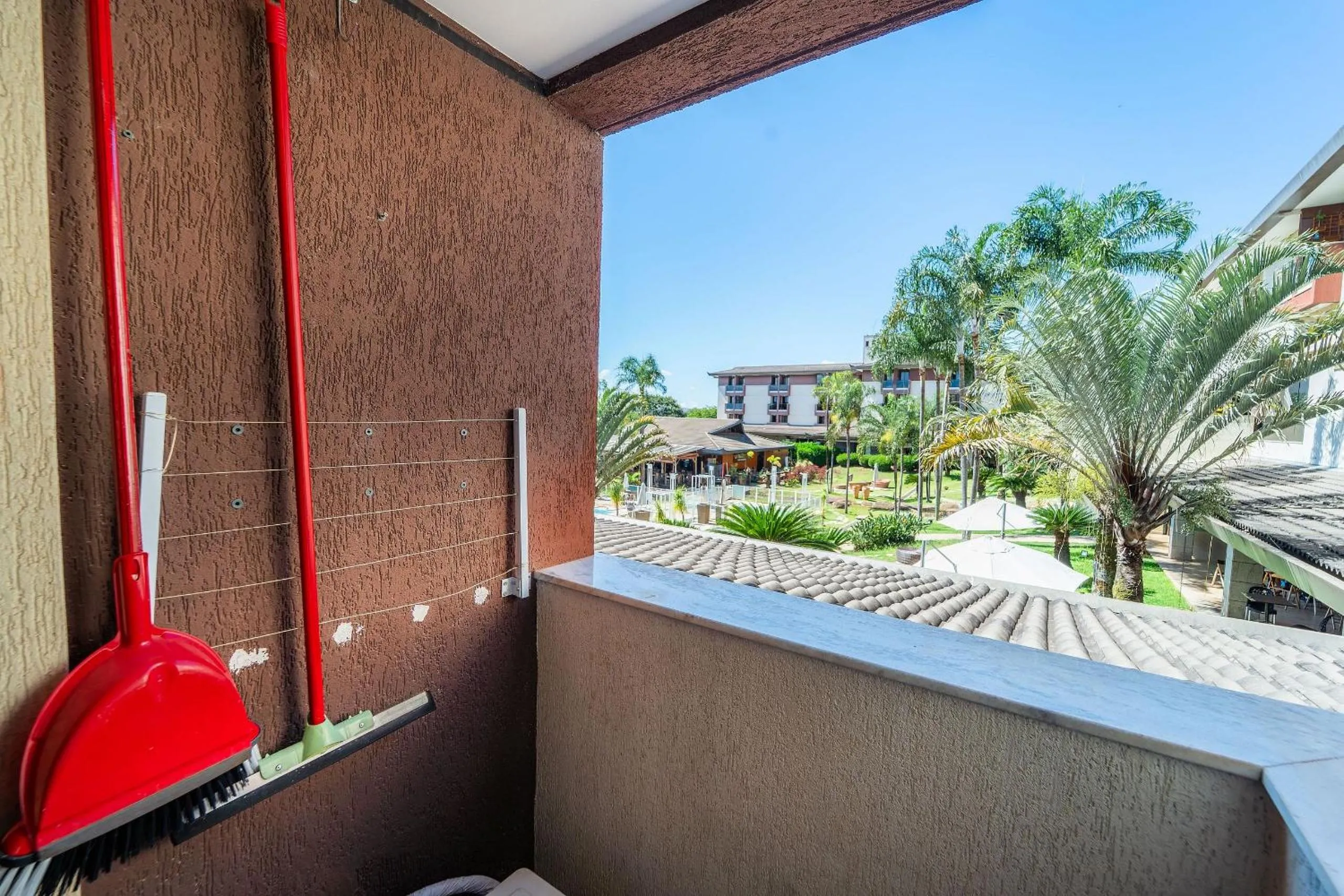 Life Resort beira lago próx a esplanada