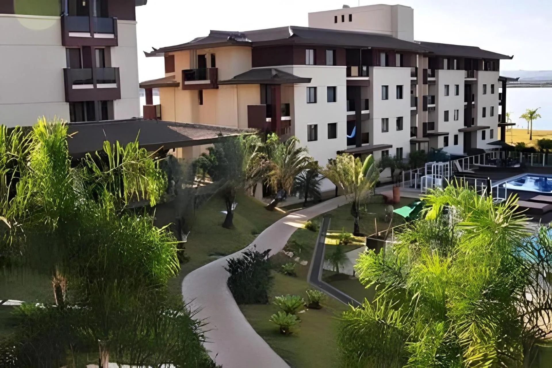 Garden in Life Resort beira lago próx a esplanada