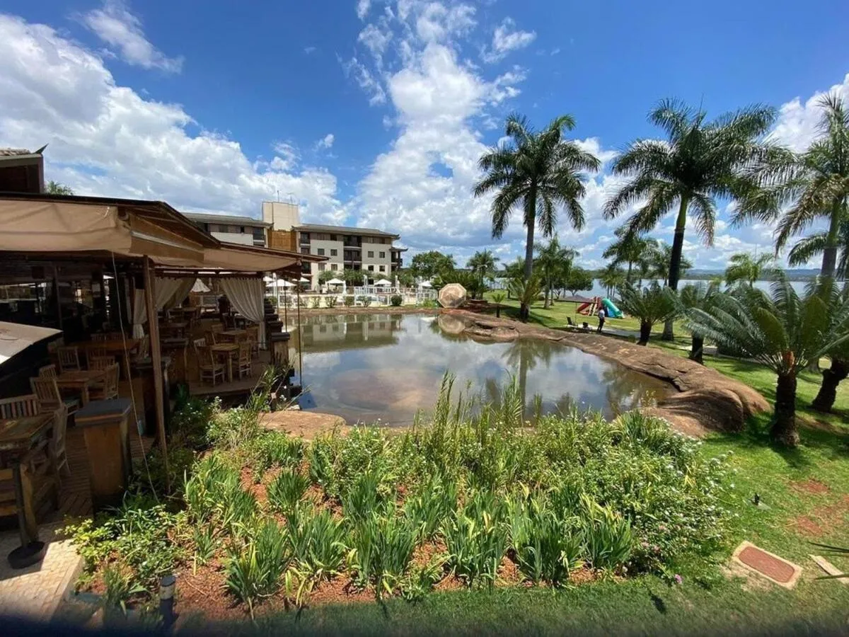 Restaurant/places to eat in Life Resort beira lago próx a esplanada