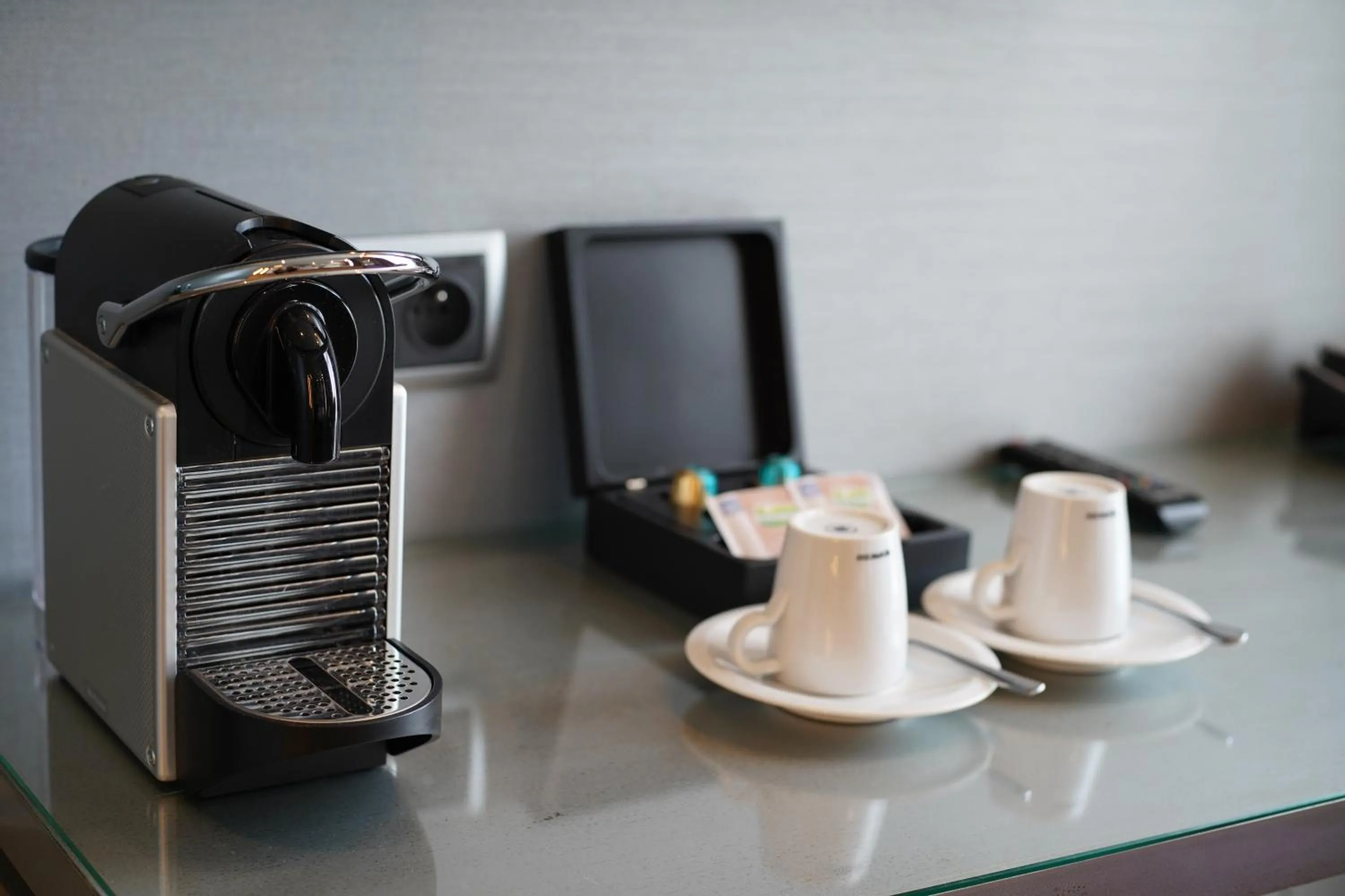 Coffee/tea facilities in 987 Design Prague Hotel