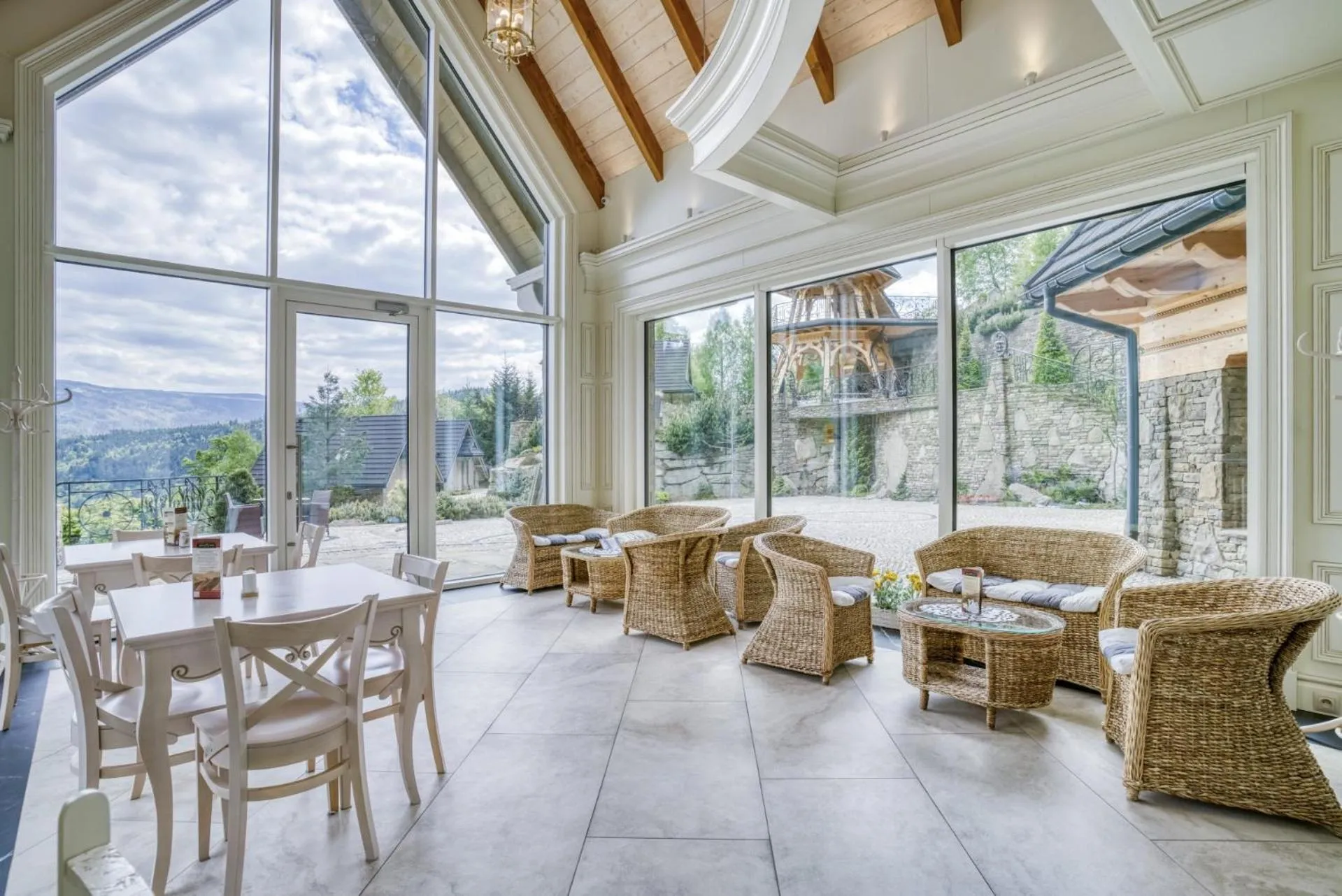 Restaurant/places to eat in Krupowka Mountain Resort SPA & Wellness - ZNIZKA FIRST MINUTE NA FERIE ZIMOWE!!!