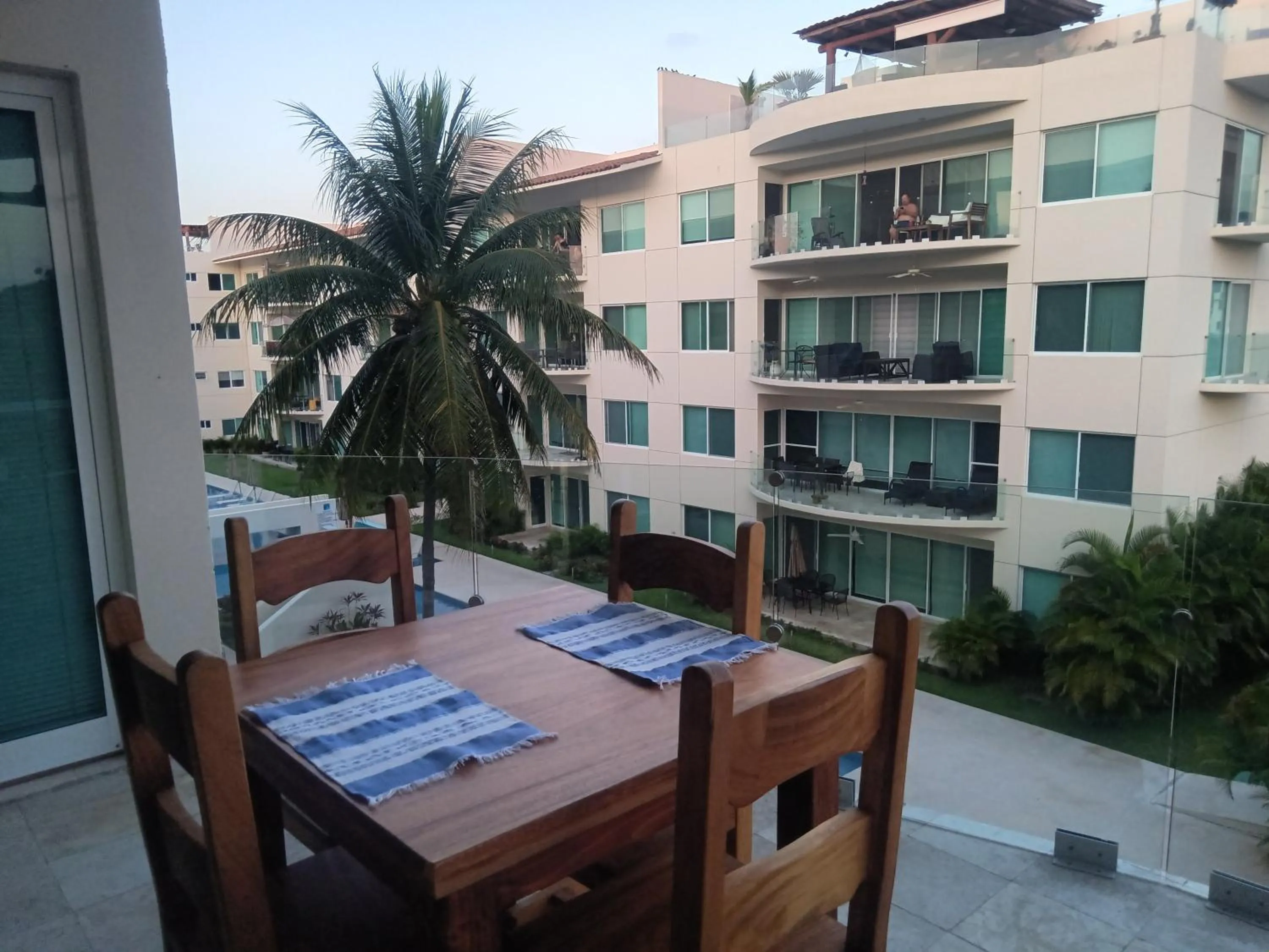 Perfectly located spacious apartment with 2 balconies