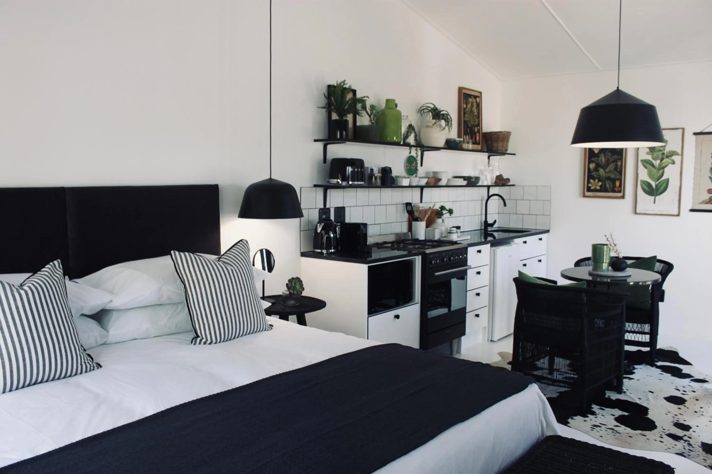 Kitchen or kitchenette, Bed in Brenaissance Wine & Stud Estate