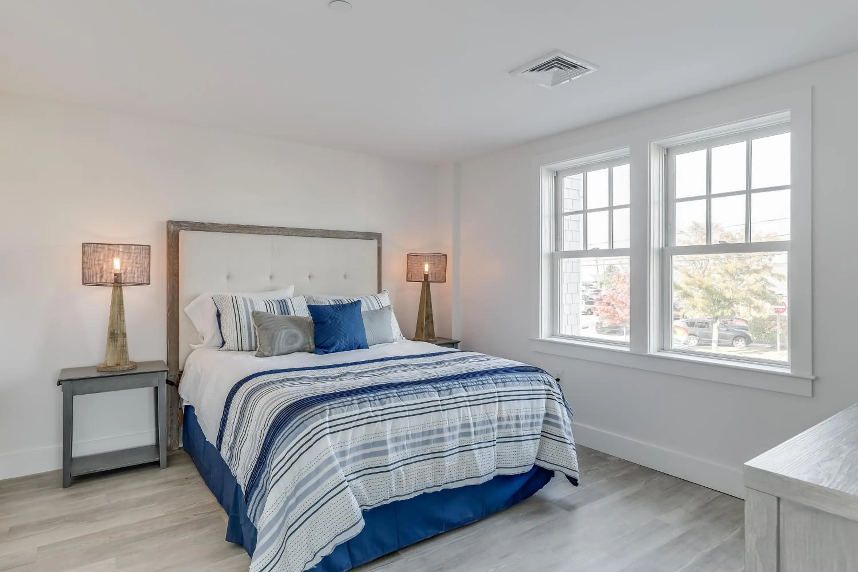 Bed in Thomas Sea Suites at Harbourtown