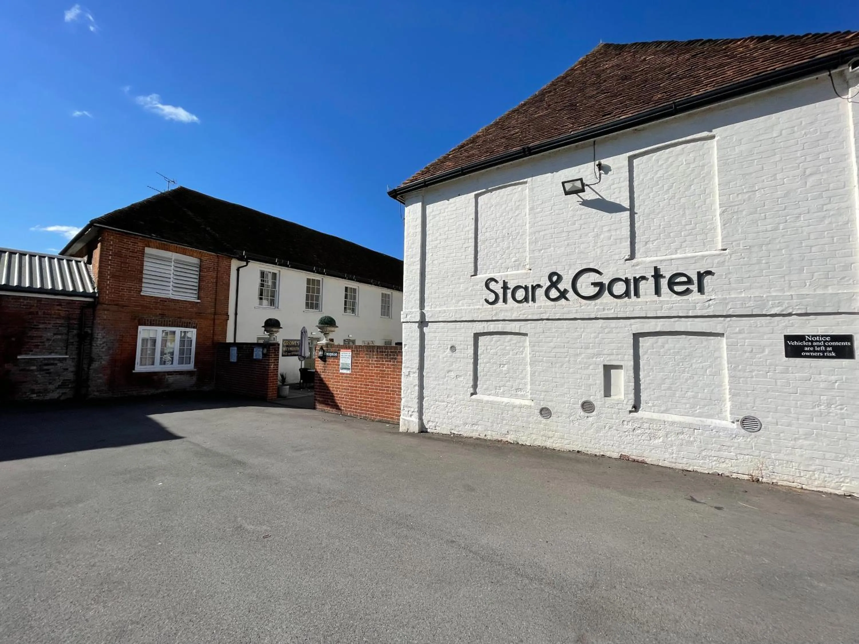 Facade/entrance in The Star and Garter Hotel