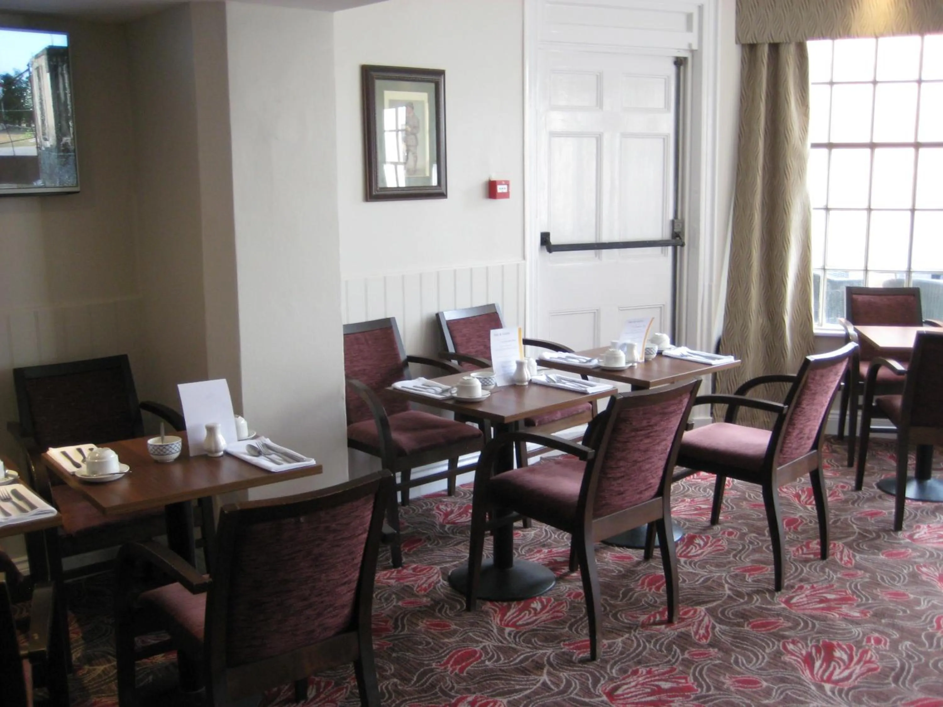 Restaurant/places to eat in The Star and Garter Hotel