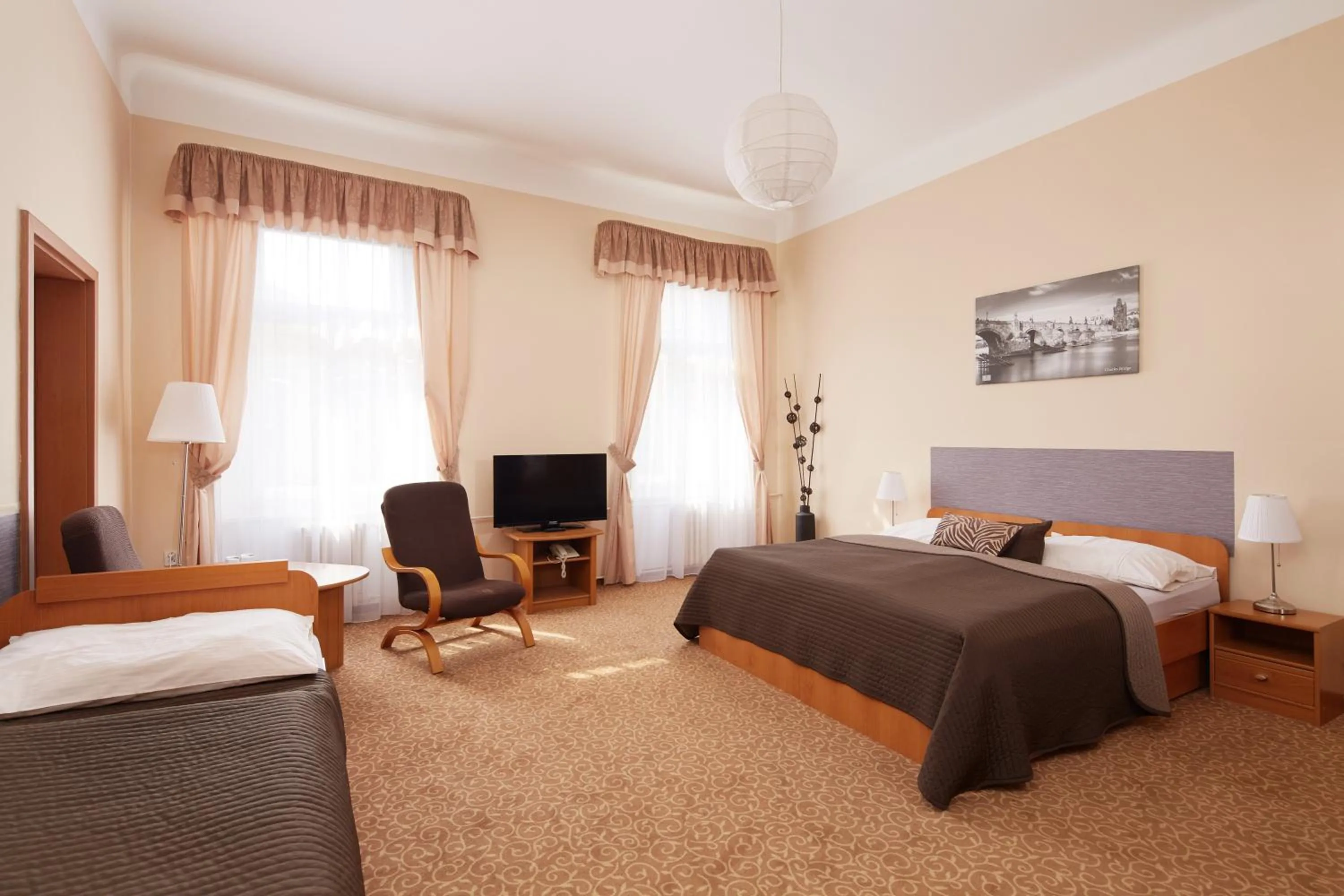 TV and multimedia, Bed in Hotel City Bell