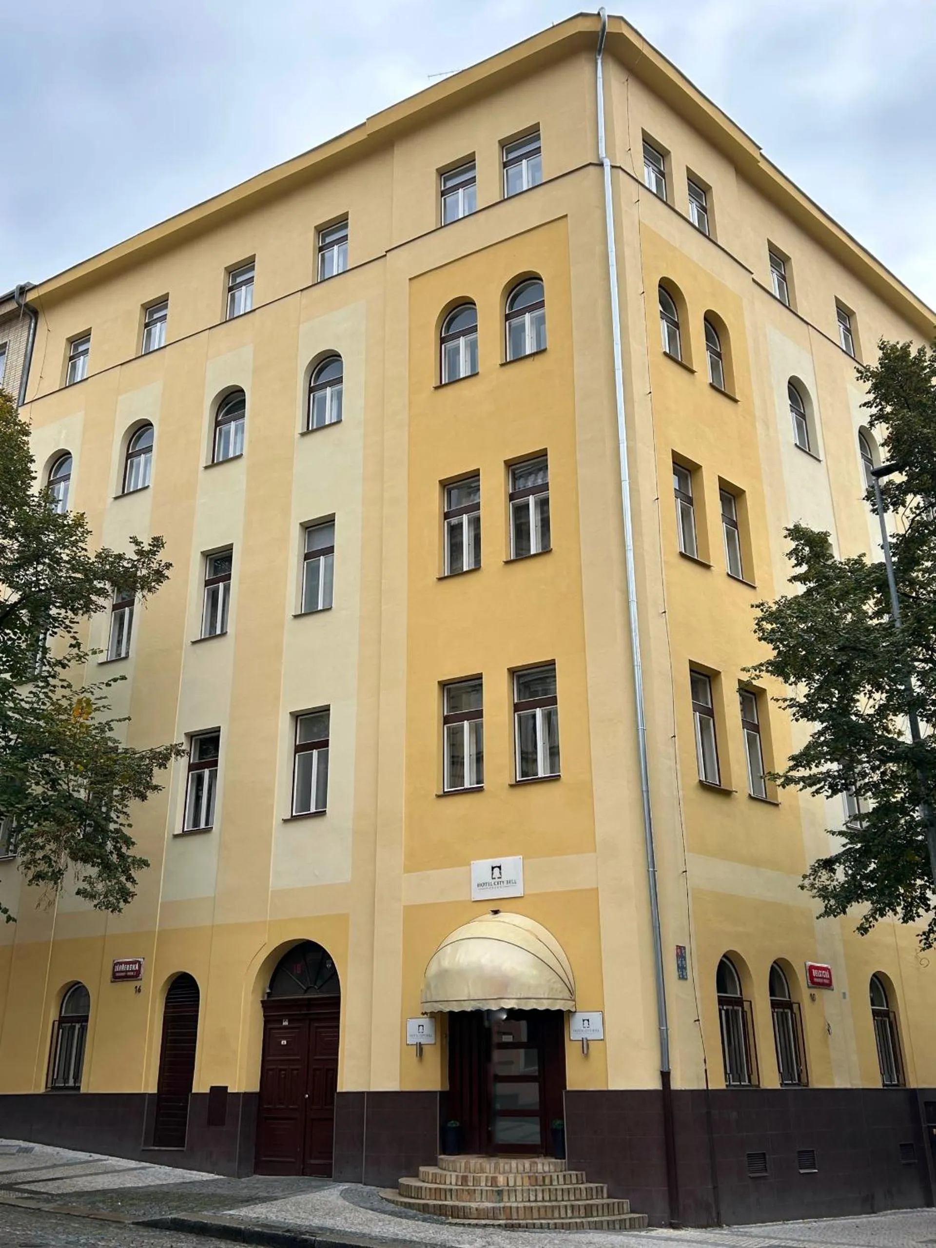 Property building in Hotel City Bell