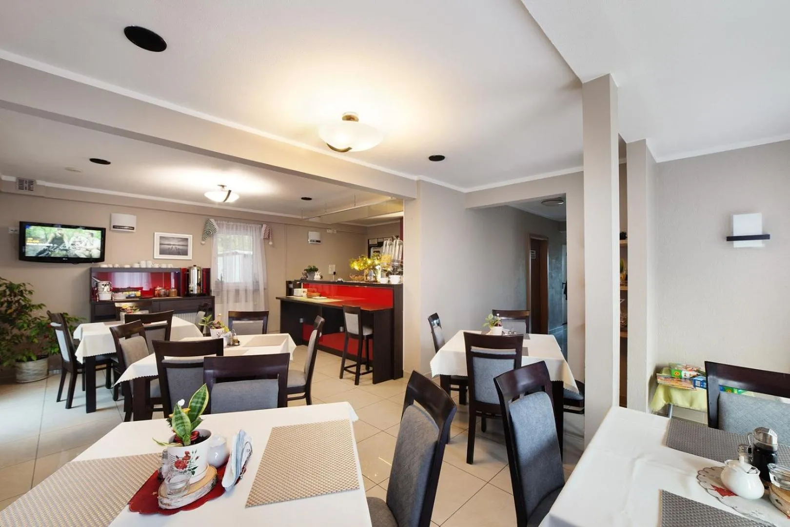 Restaurant/places to eat in Pensjonat Orle