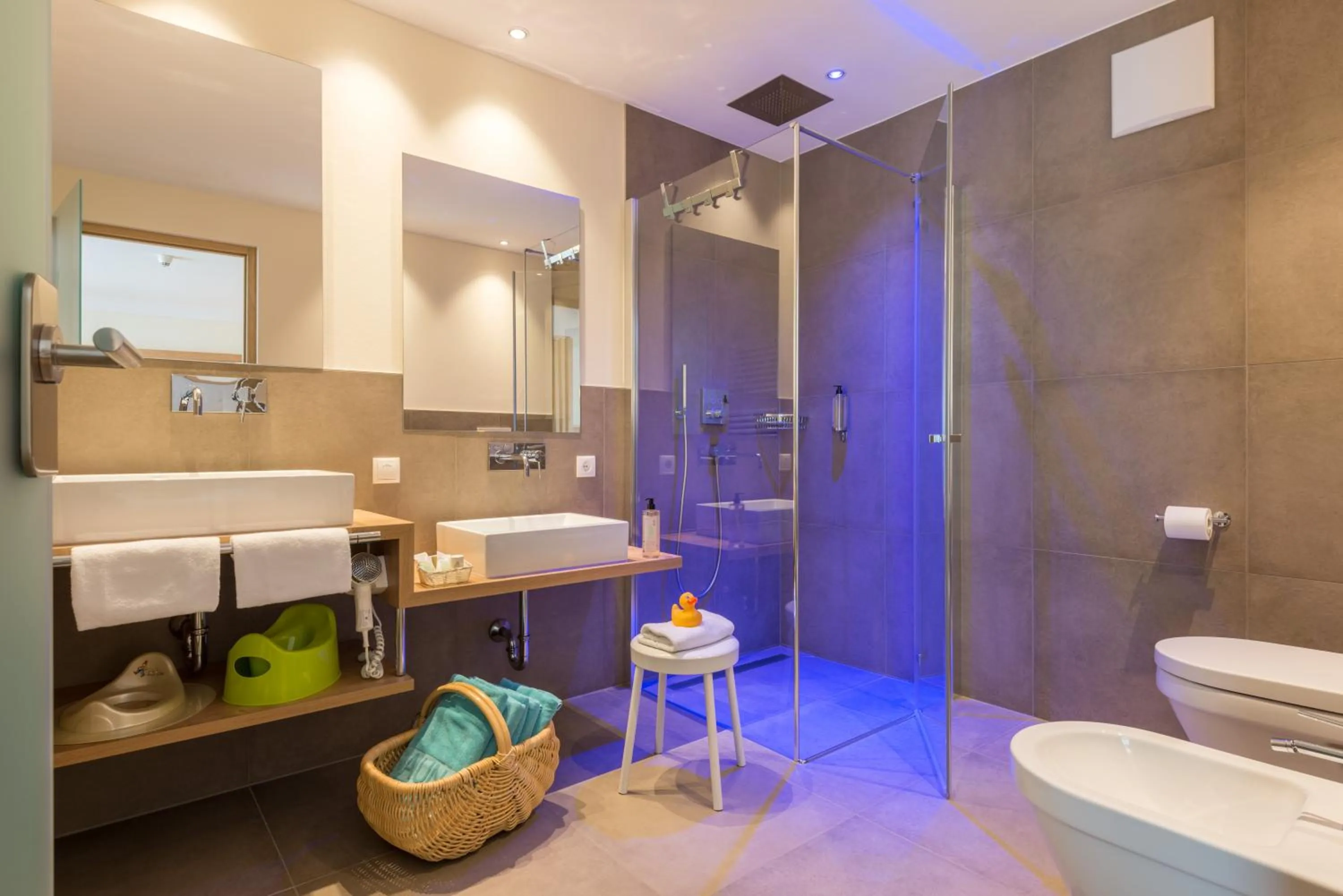 Bathroom in Familienhotel Huber