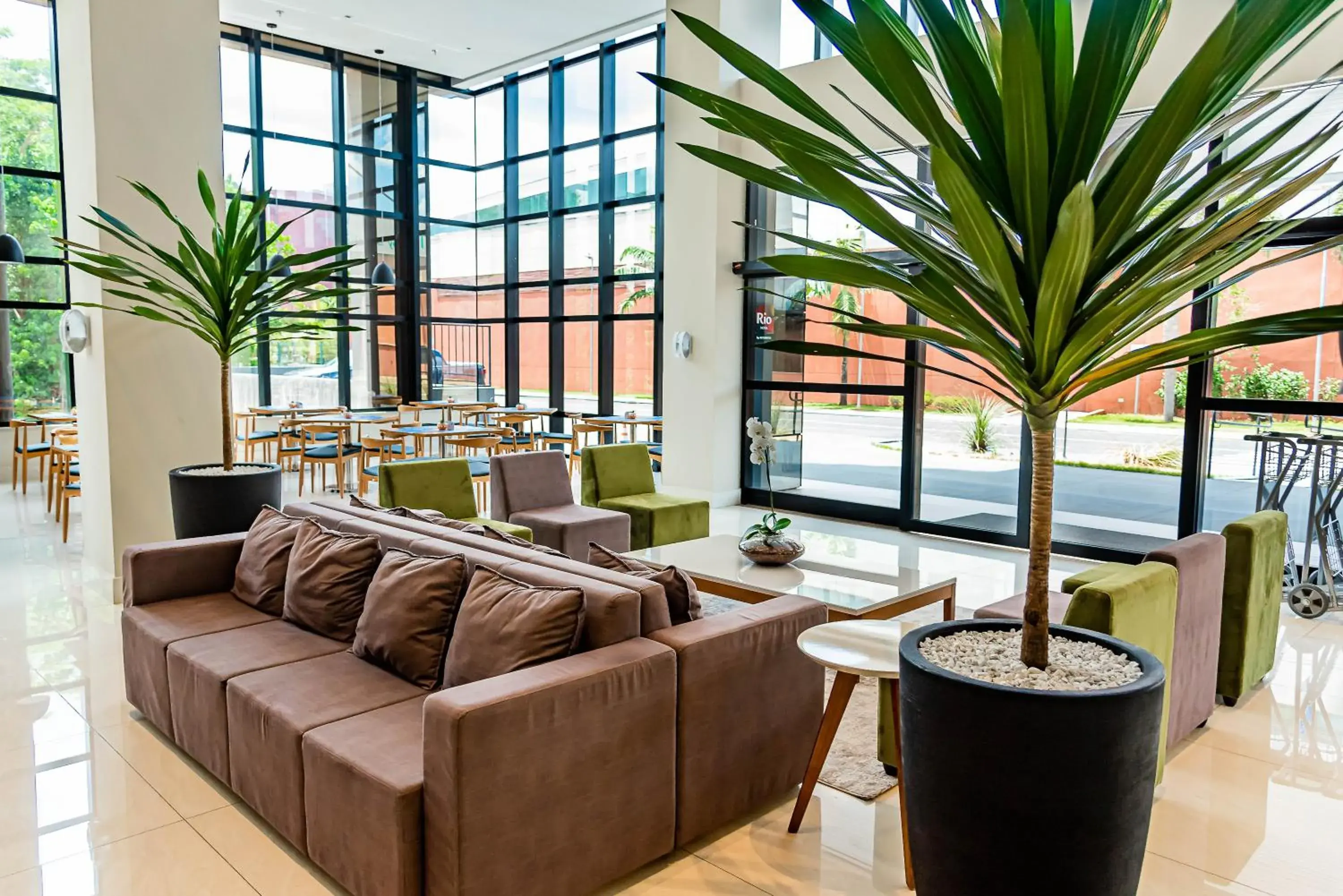 Lobby or reception in Rio Hotel by Bourbon Maringá Lobby or reception in Rio Hotel by Bourbon Maringá