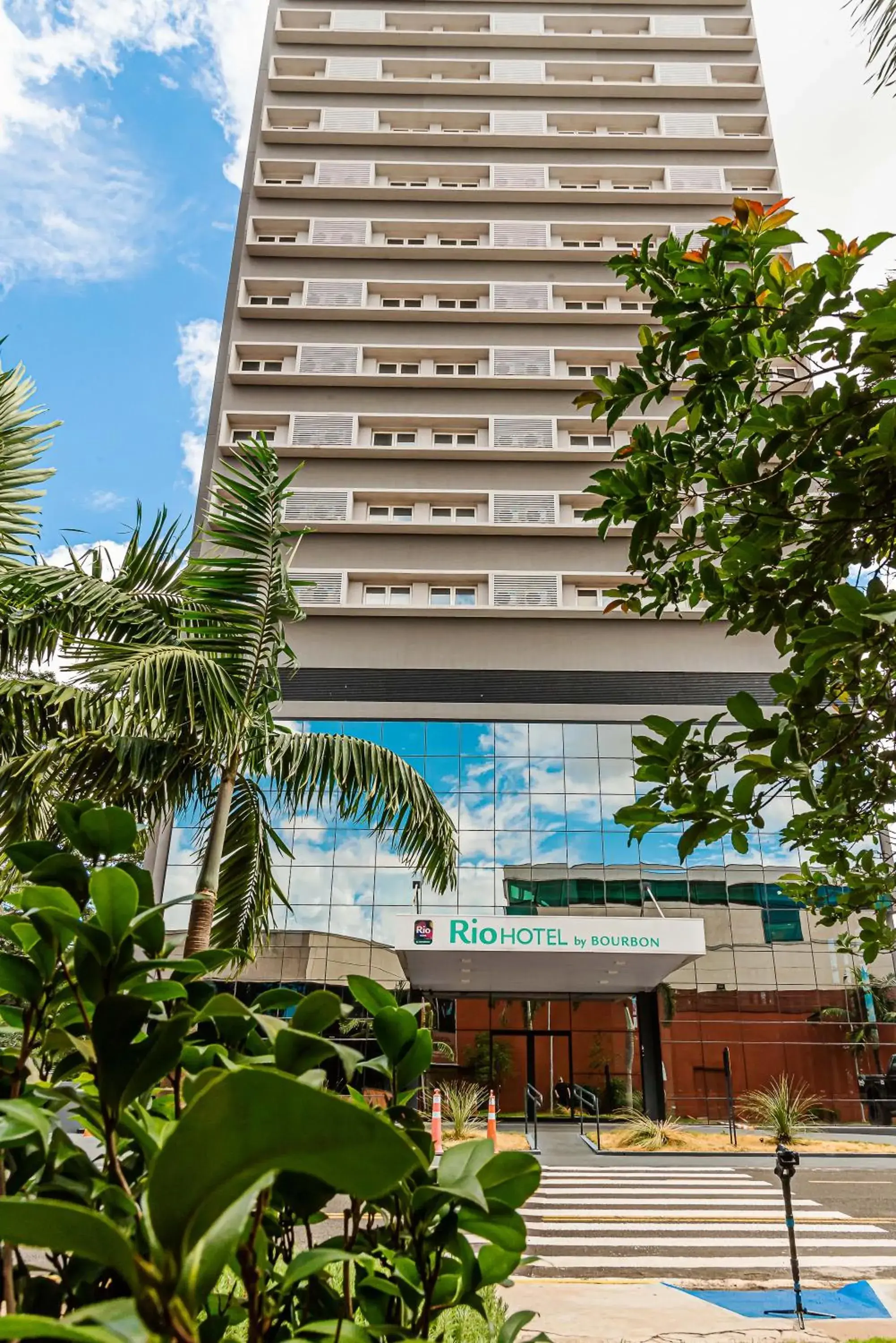 Facade/entrance in Rio Hotel by Bourbon Maringá Facade/entrance in Rio Hotel by Bourbon Maringá