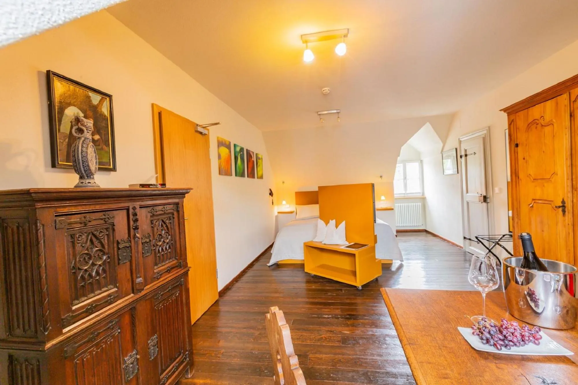 Photo of the whole room in Romantik Hotel Meisenheimer Hof