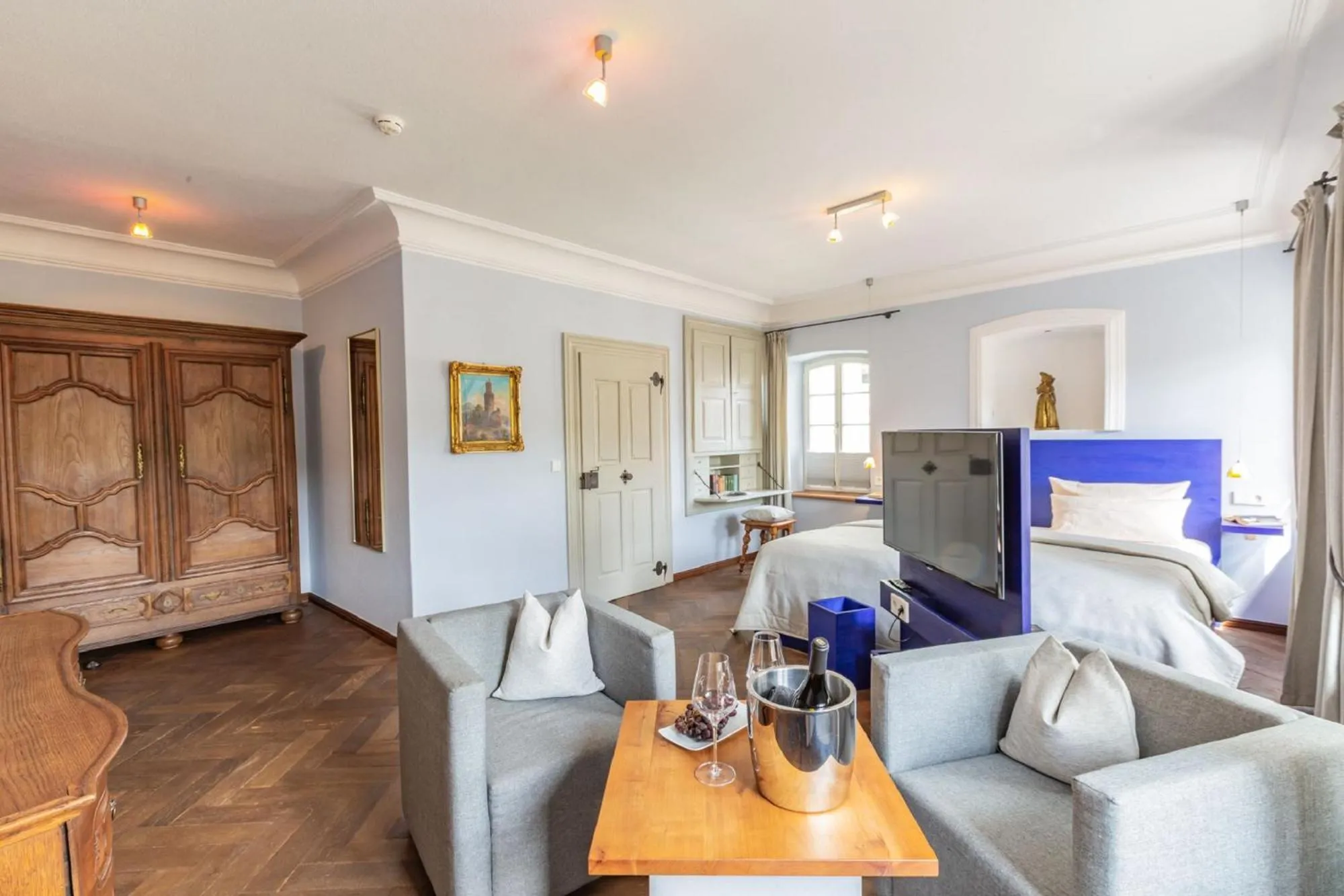 Photo of the whole room in Romantik Hotel Meisenheimer Hof