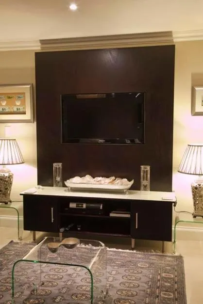 TV and multimedia in Forest Manor Boutique Guesthouse