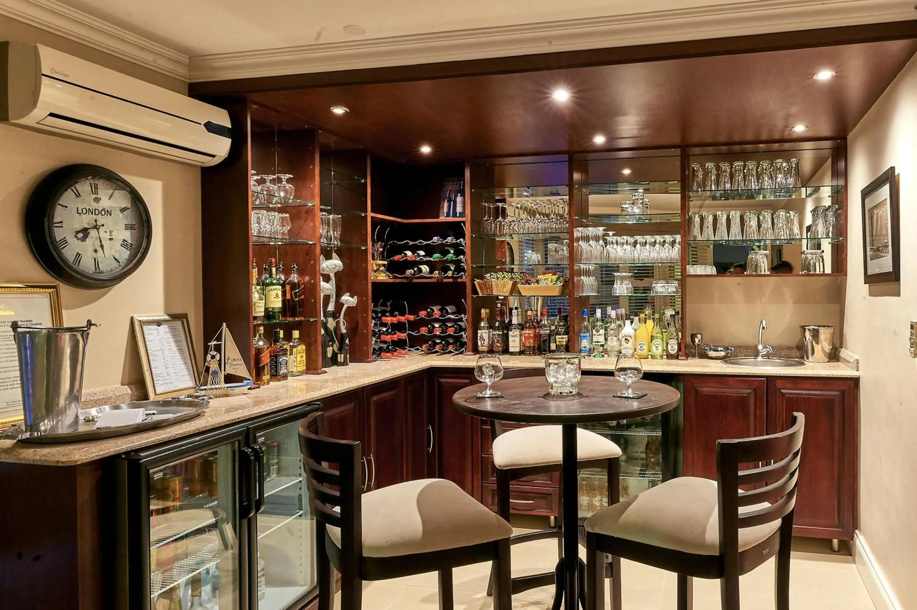 Lounge or bar in Forest Manor Boutique Guesthouse Lounge or bar in Forest Manor Boutique Guesthouse