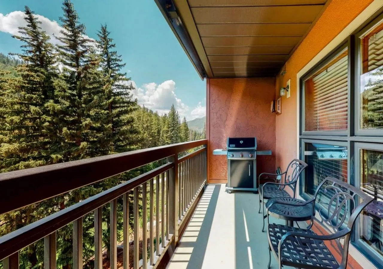 Balcony/Terrace in Lion Square Lodge Condos by TO