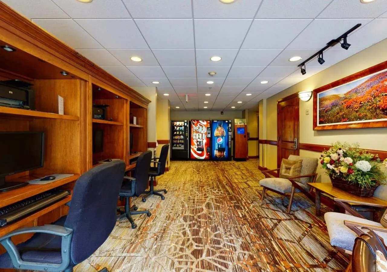 Meeting/conference room in Lion Square Lodge Condos by TO