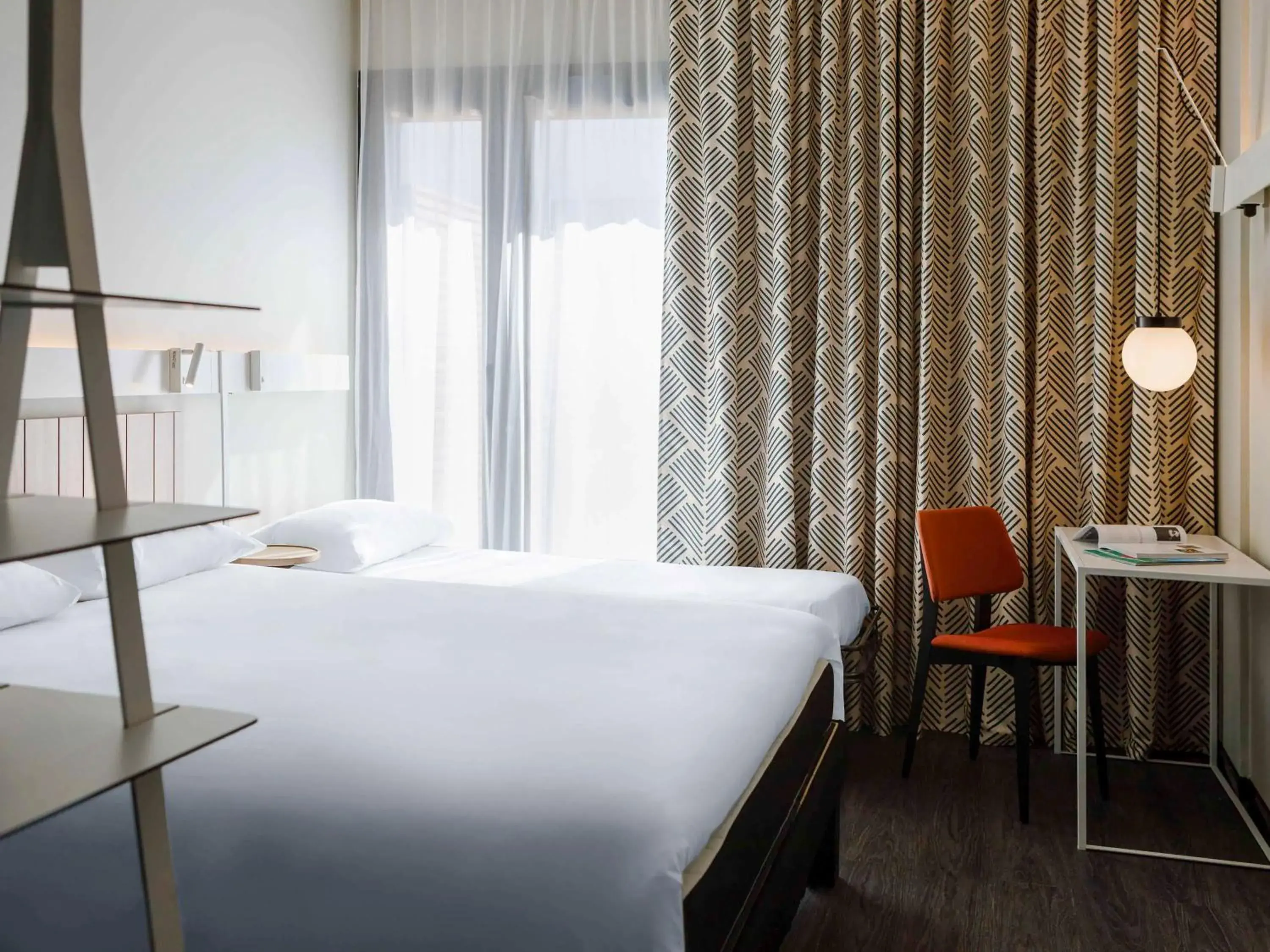 Bedroom, Bed in ibis Lyon Est Meyzieu Bedroom, Bed in ibis Lyon Est Meyzieu