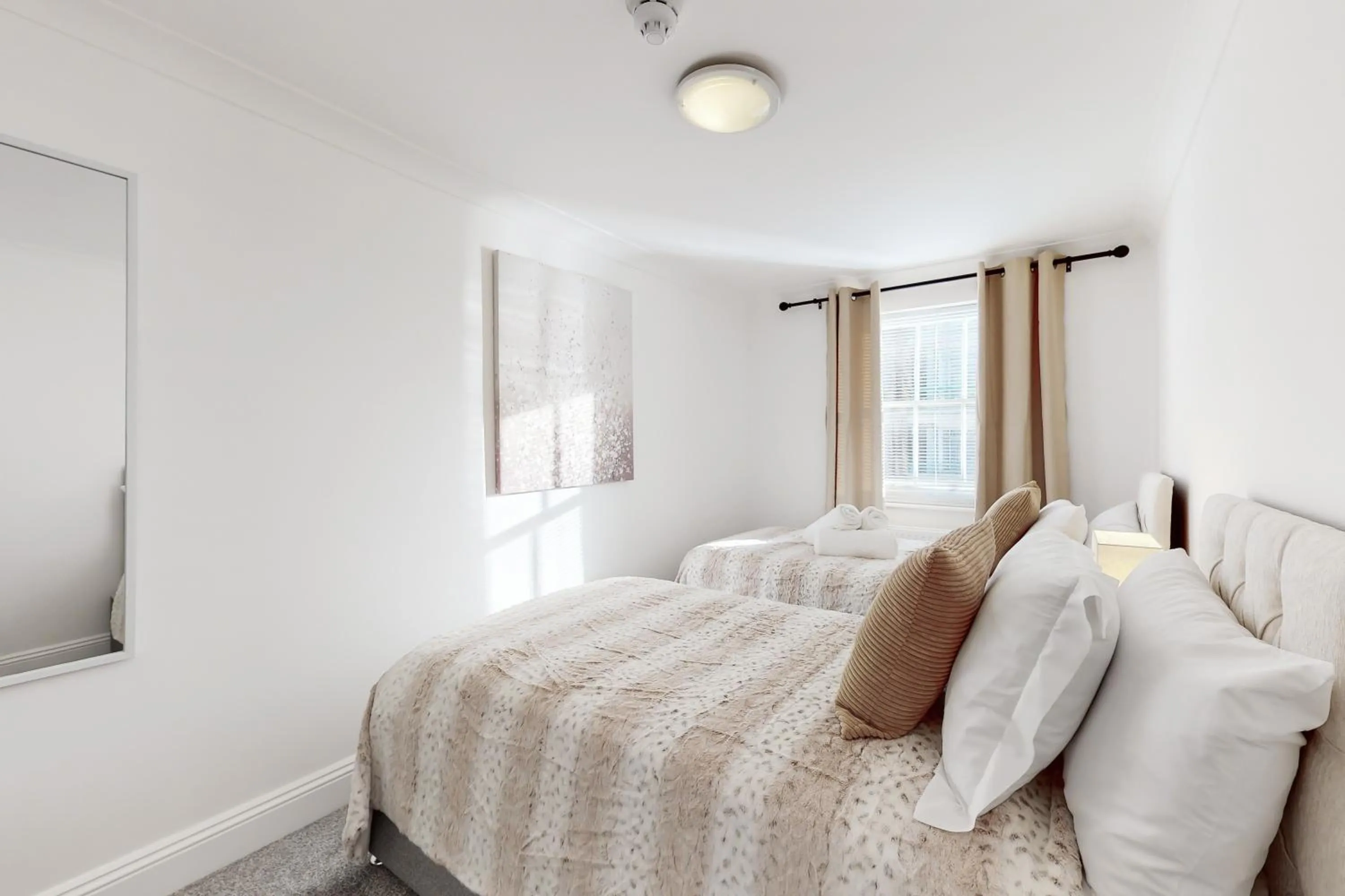 Bed in Park Lane Apartments Baker Street