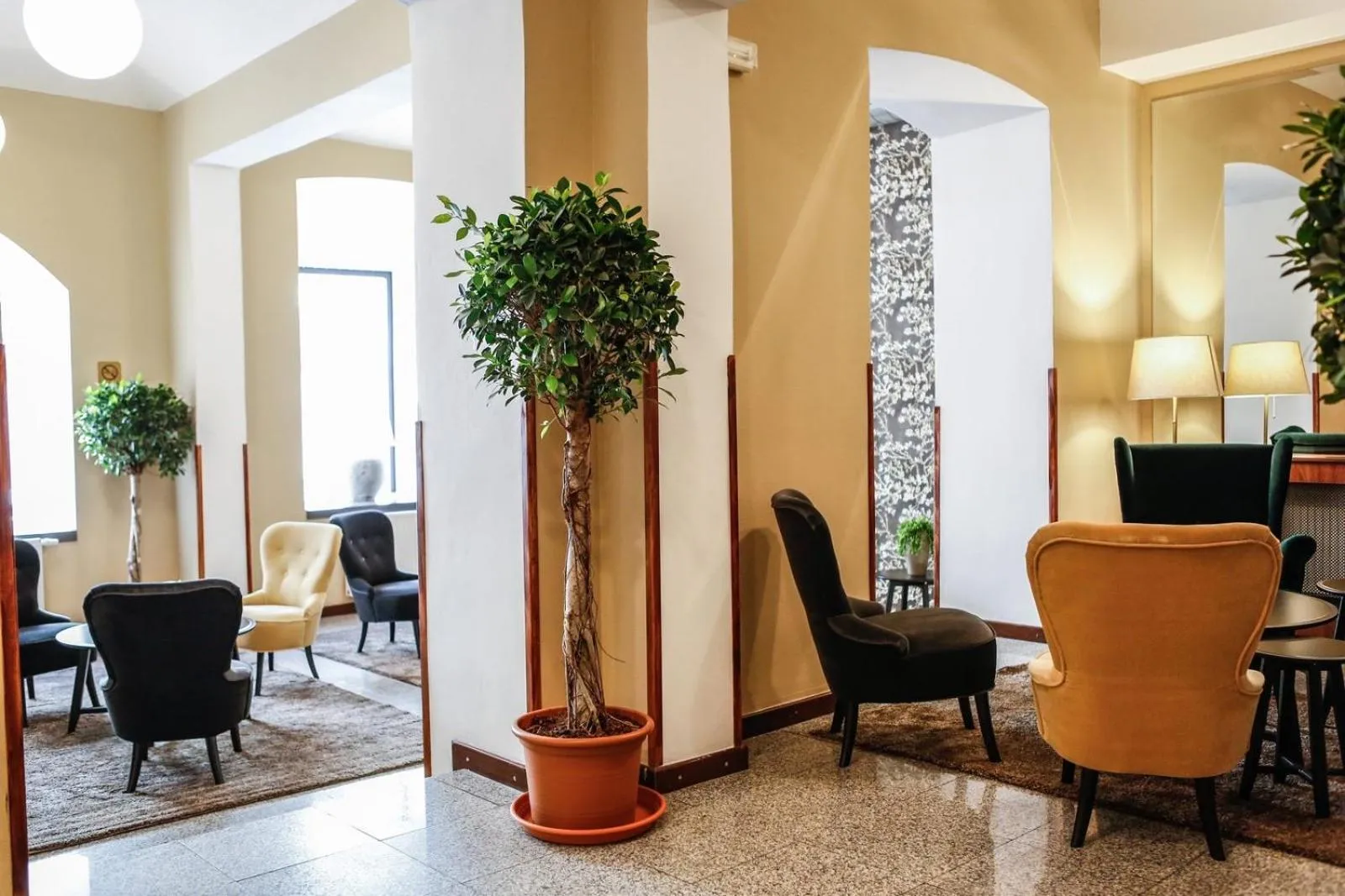 Seating area in EA Hotel Victoria