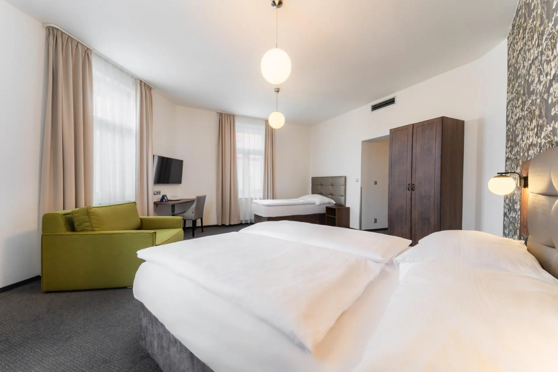 Bed in EA Hotel Victoria